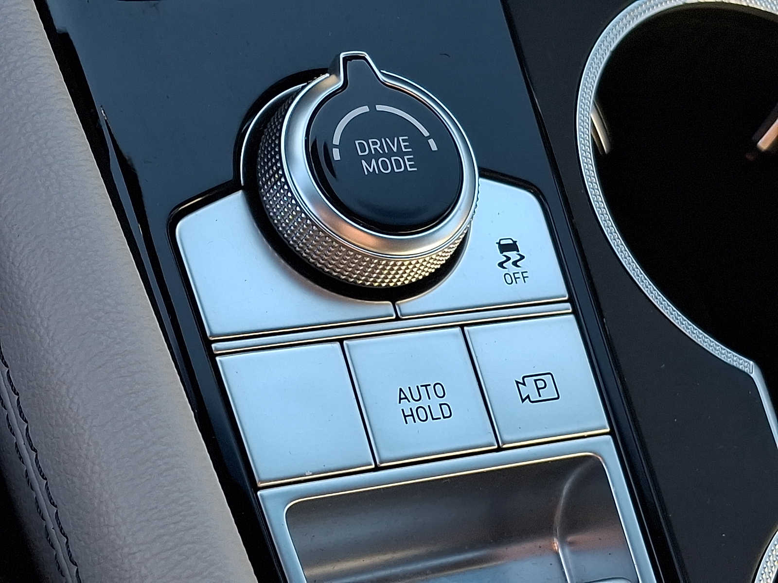 Thumbnail: 2023 Genesis G70 - 23