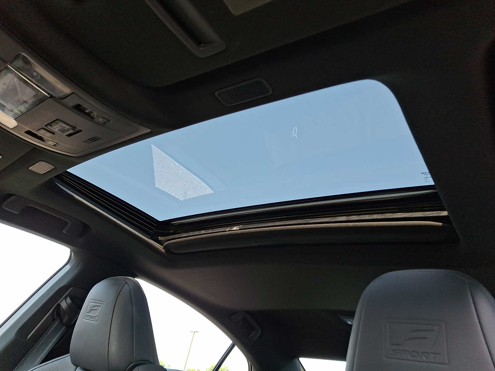 Thumbnail: 2019 Lexus ES - 12