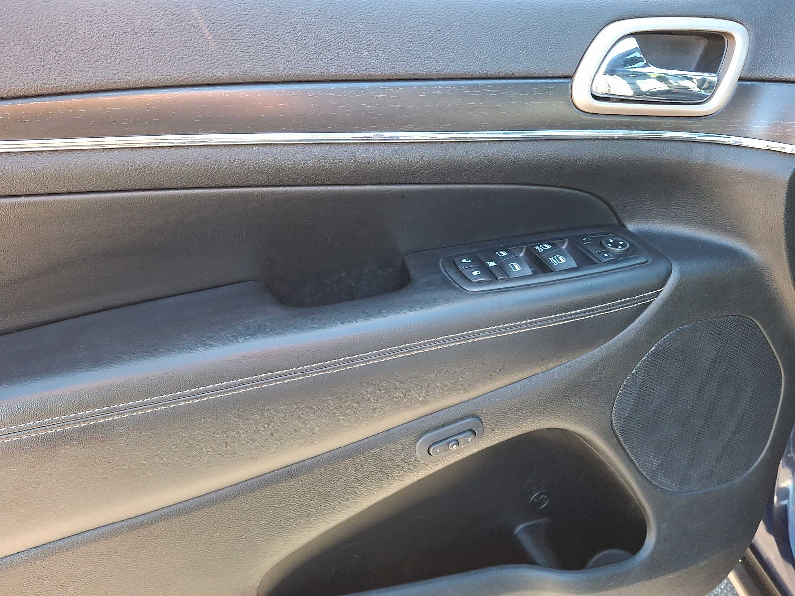 Thumbnail: 2014 Jeep Grand Cherokee - 8