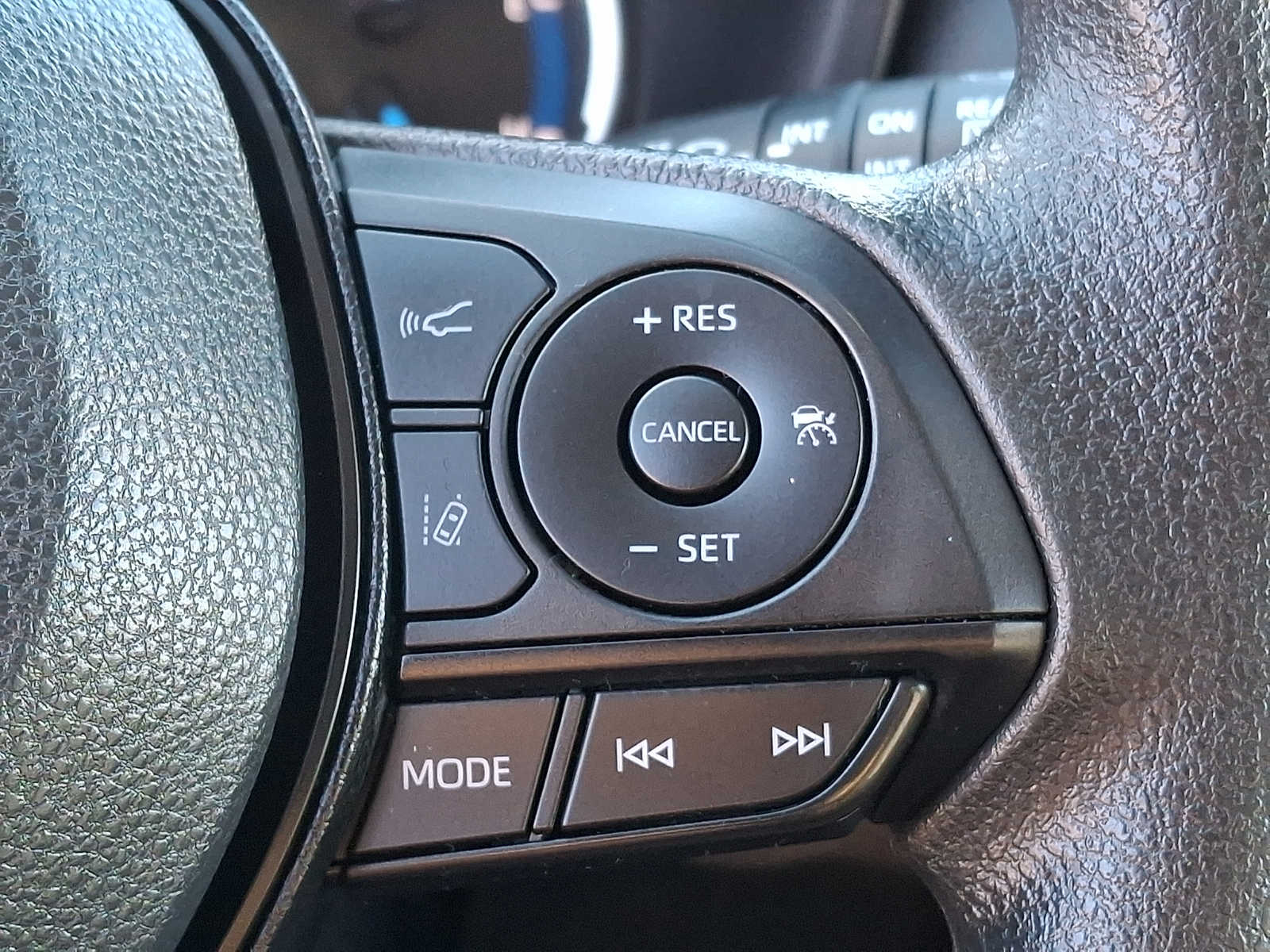 Thumbnail: 2025 Toyota RAV4 - 18