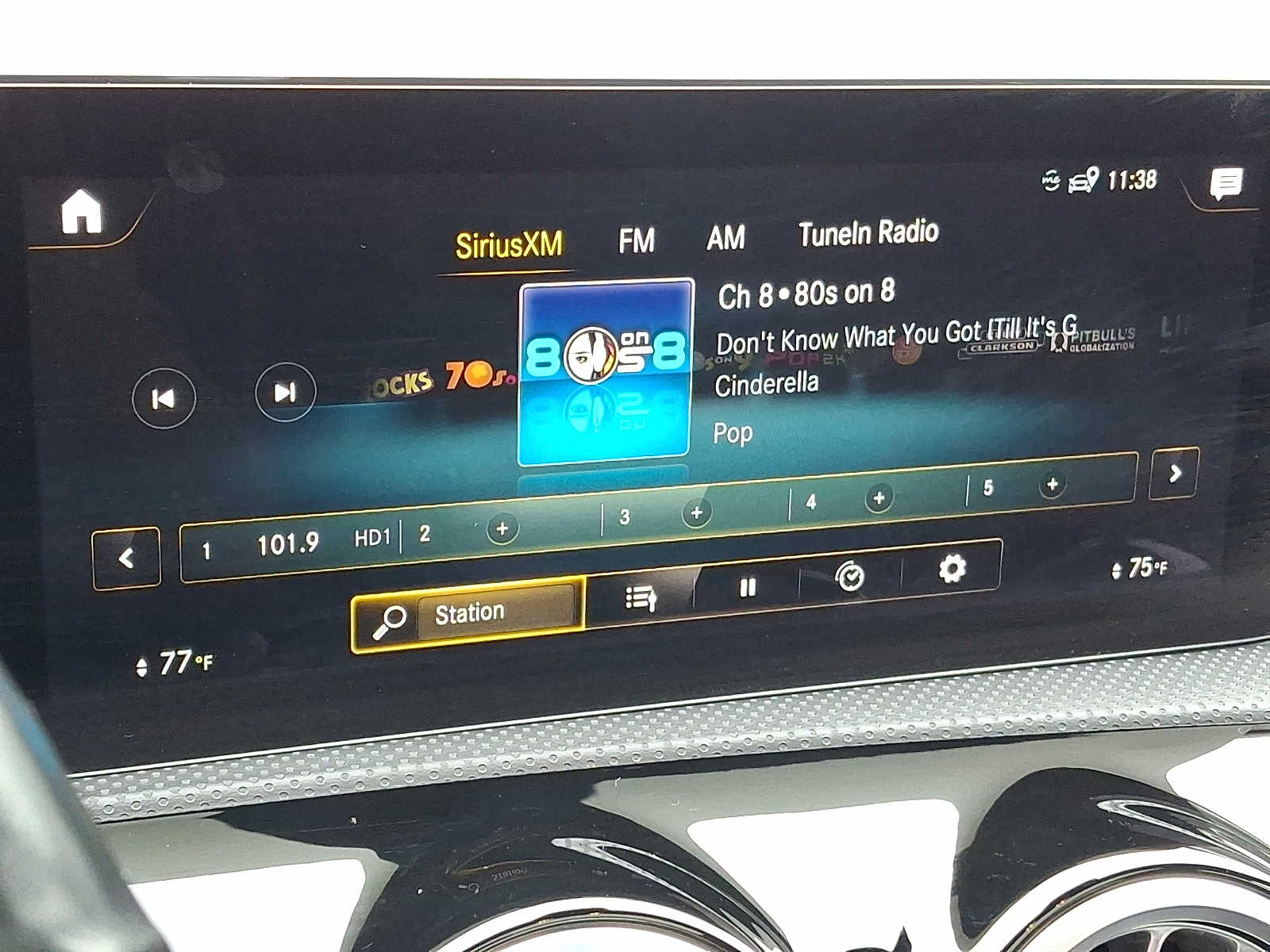 Thumbnail: 2023 Mercedes-Benz CLA - 13