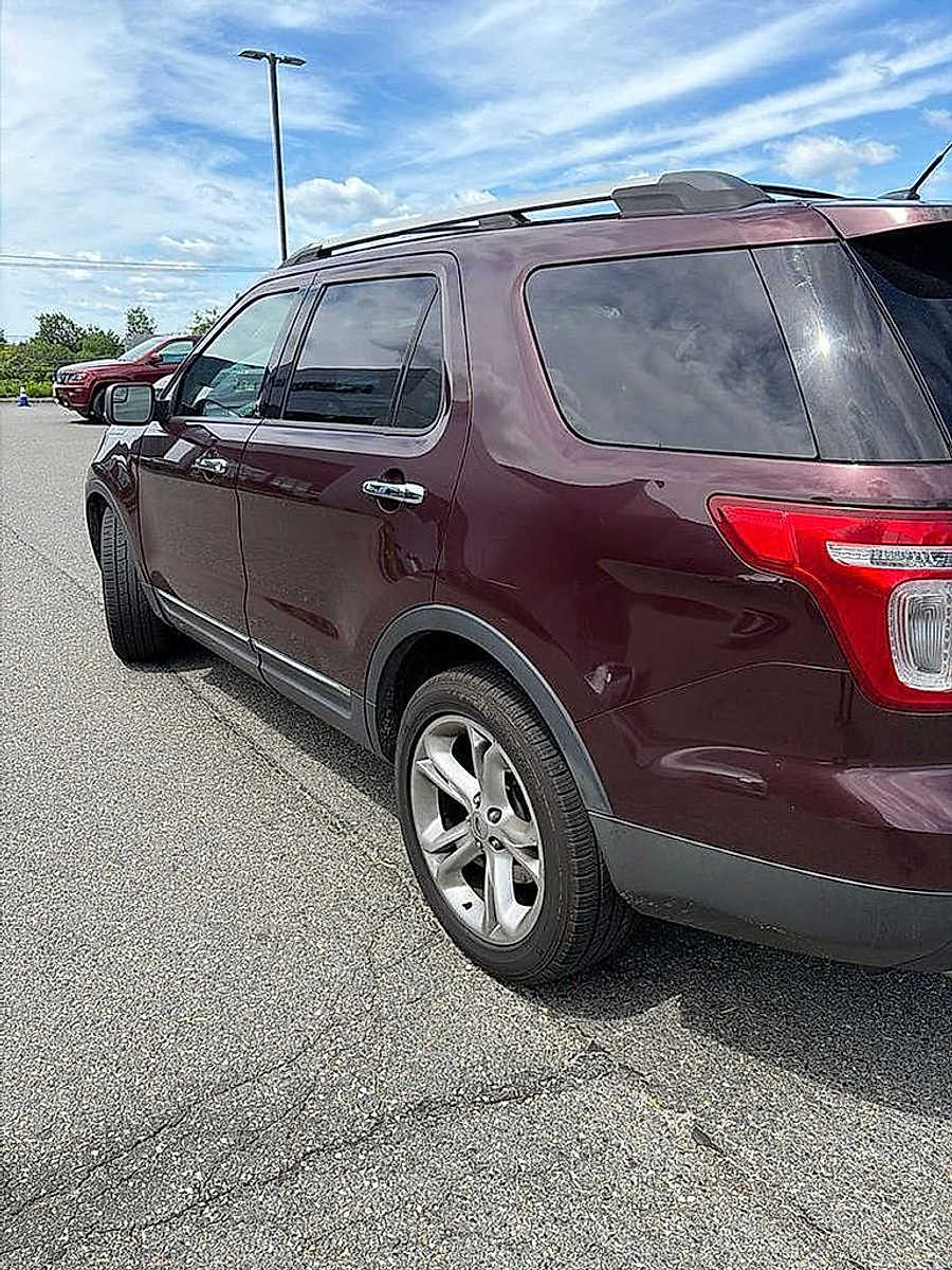 Thumbnail: 2011 Ford Explorer - 6