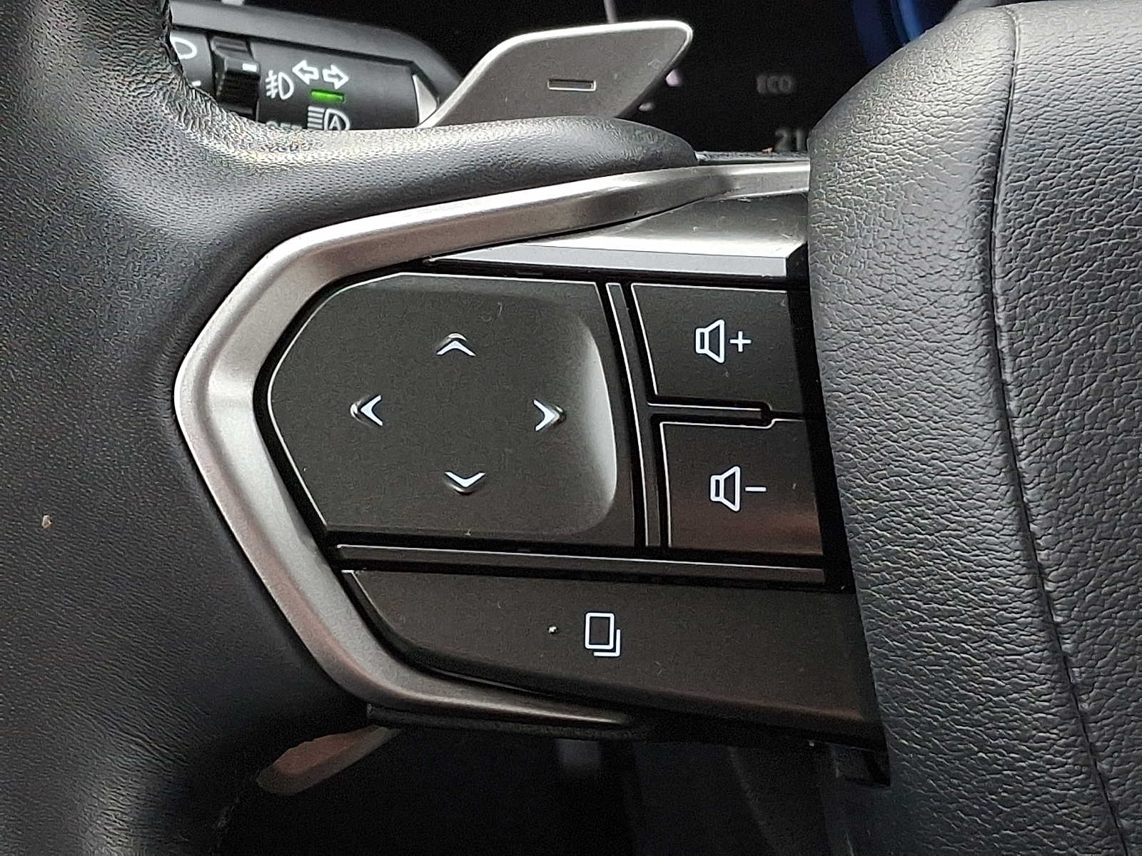 Thumbnail: 2023 Lexus RX - 15