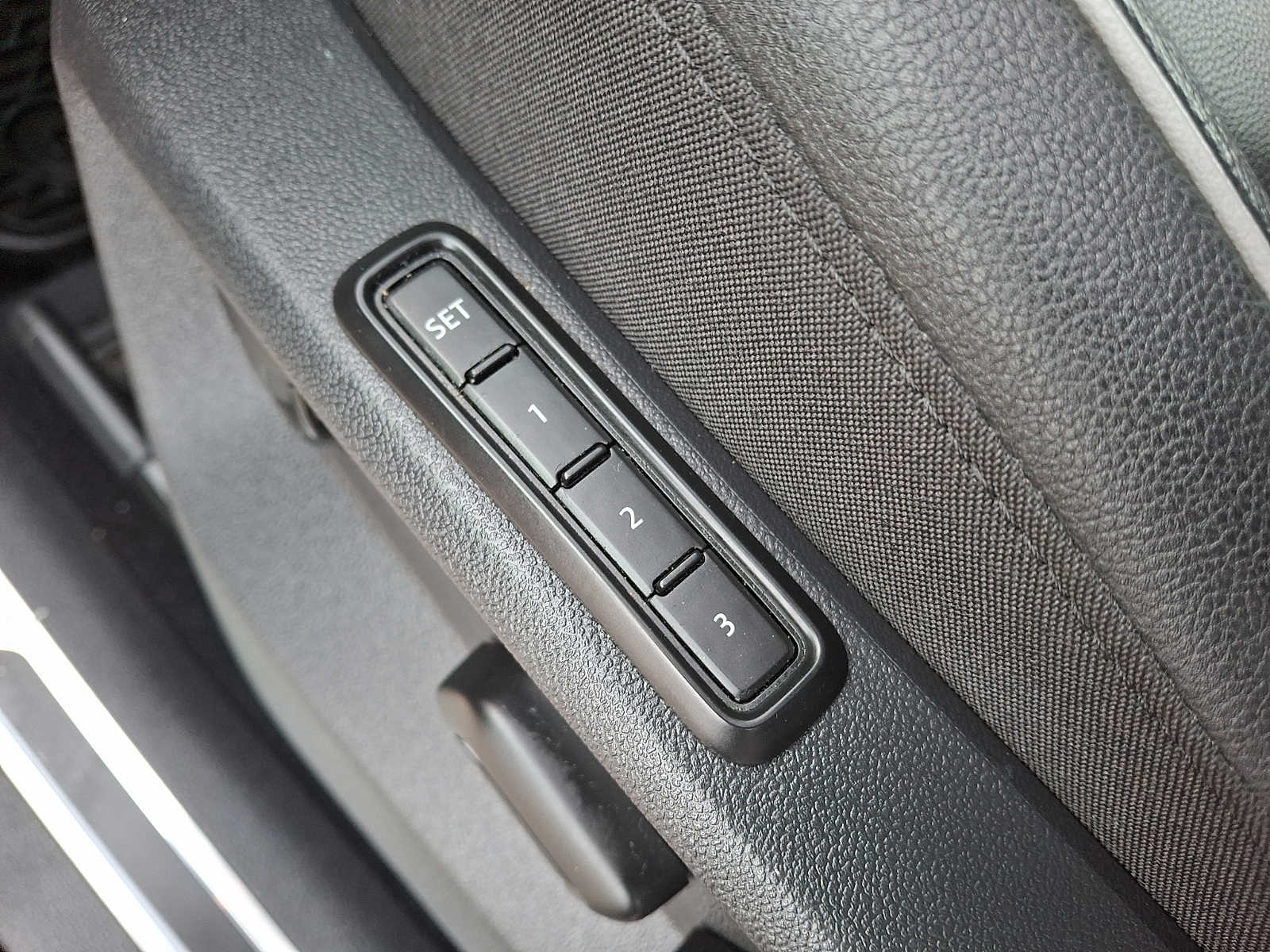 Thumbnail: 2019 Volkswagen Tiguan - 13