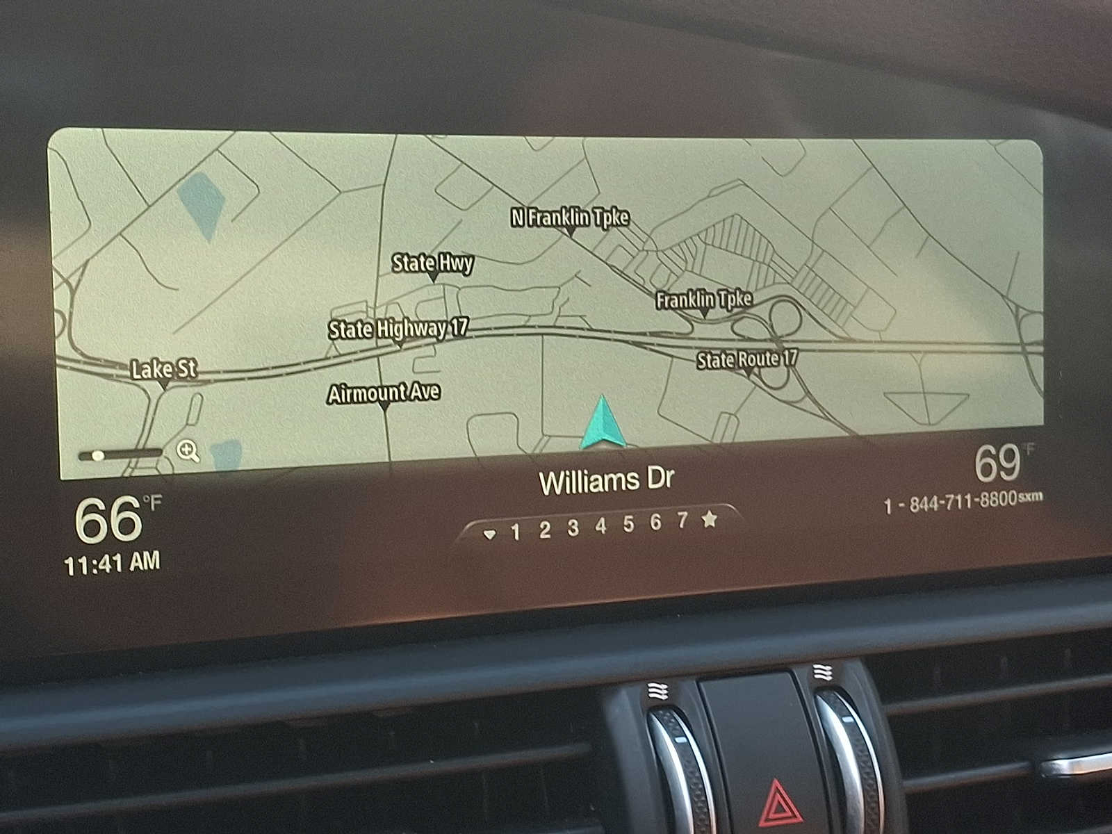 Thumbnail: 2018 Alfa Romeo Giulia - 14