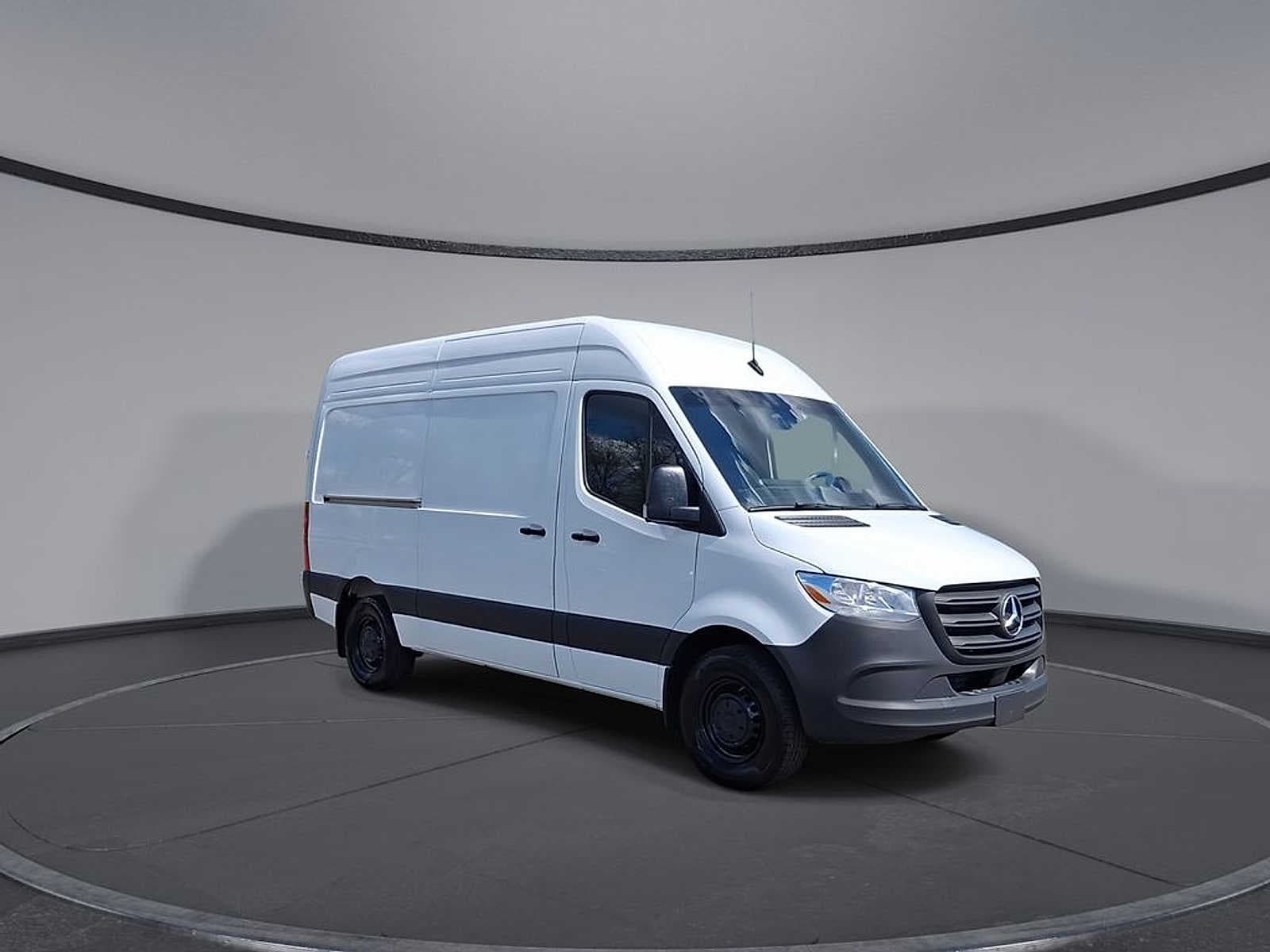 Thumbnail: 2025 Mercedes-Benz Sprinter - 2