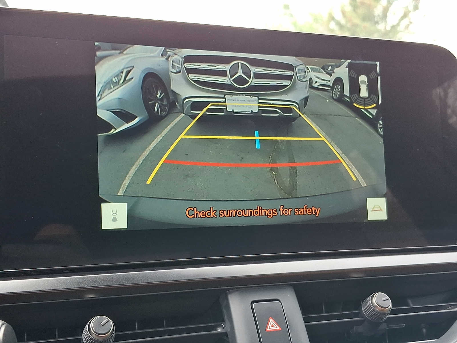 Thumbnail: 2023 Lexus UX - 16