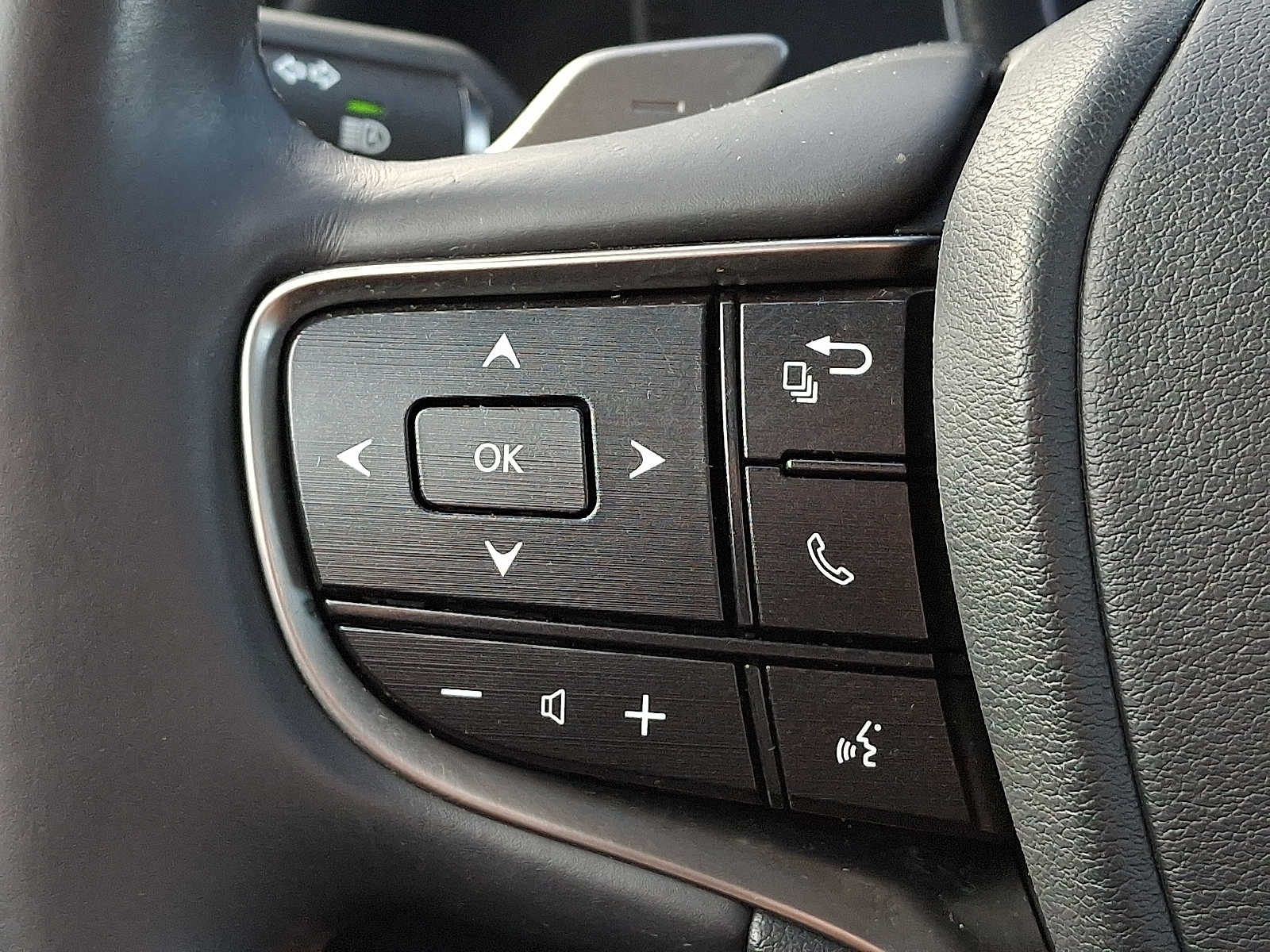 Thumbnail: 2019 Lexus ES - 14