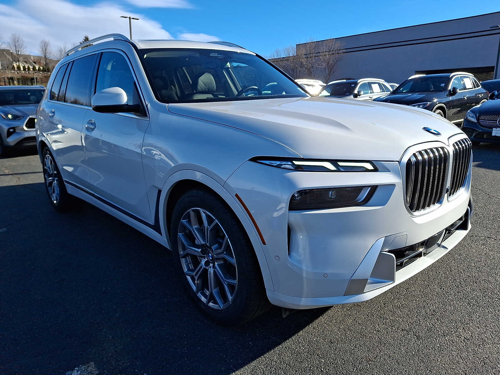Thumbnail: 2023 BMW X7 - 3