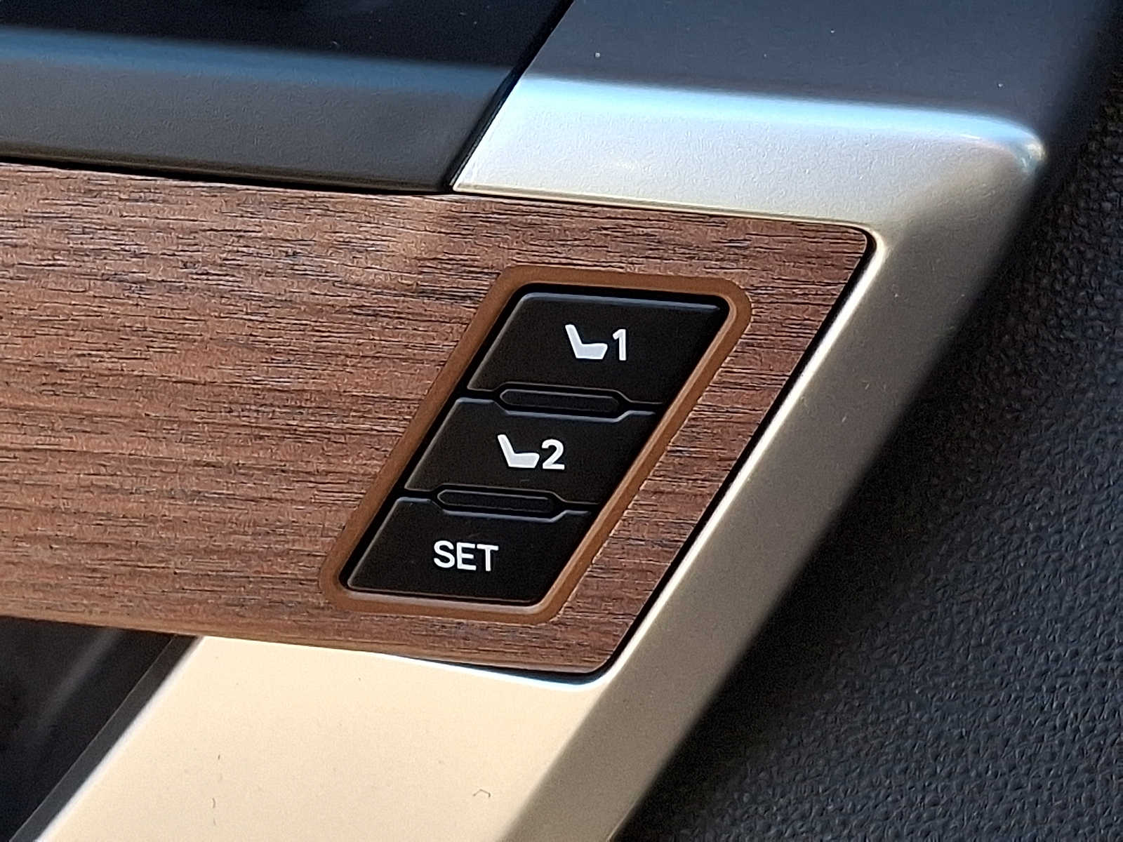 Thumbnail: 2023 Toyota Tundra - 23