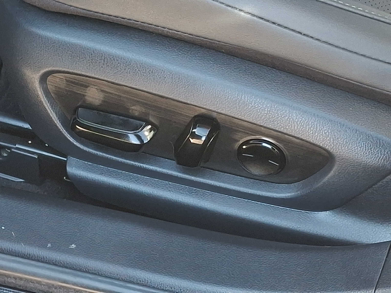 Thumbnail: 2023 Lexus ES - 11