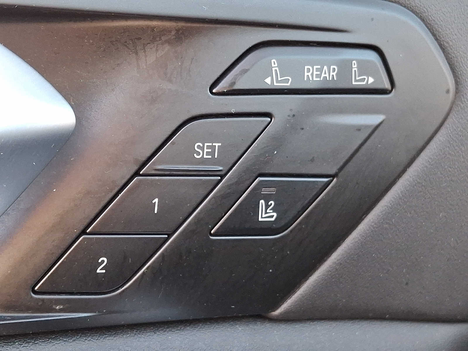 Thumbnail: 2023 BMW X7 - 23