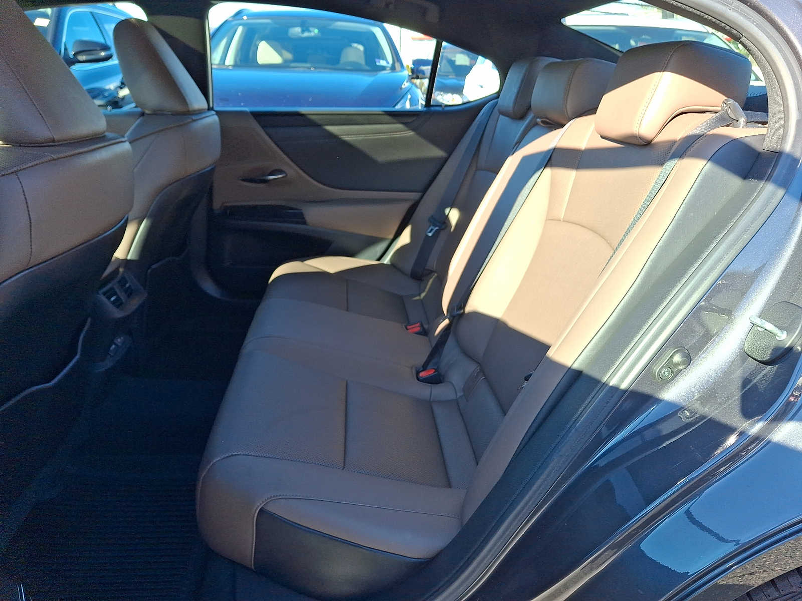 Thumbnail: 2023 Lexus ES - 8