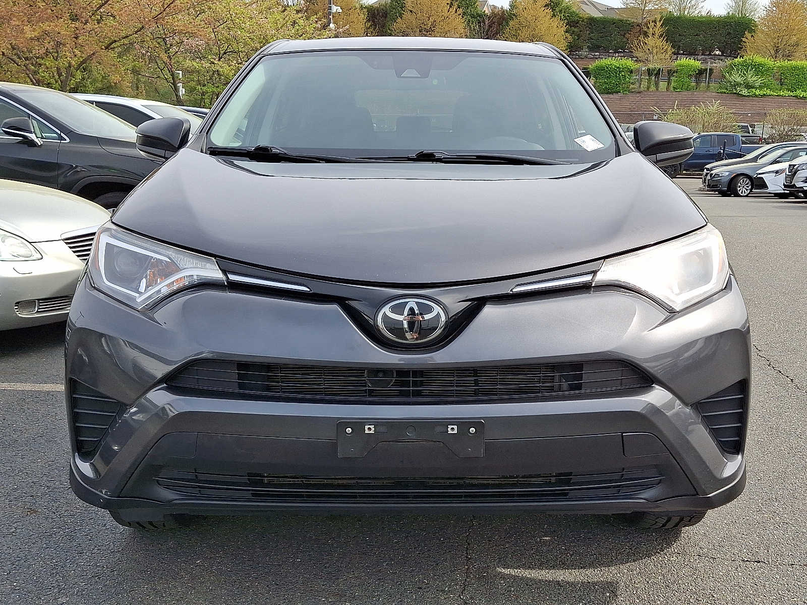 Thumbnail: 2018 Toyota RAV4 - 2