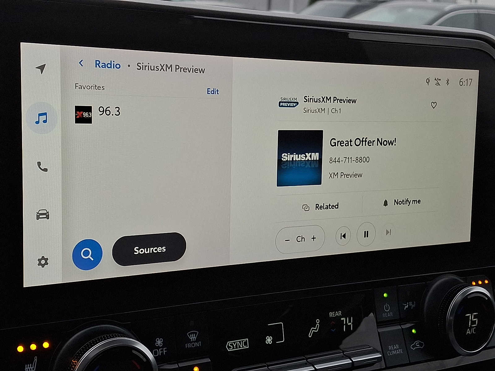 Thumbnail: 2023 Toyota Highlander - 14
