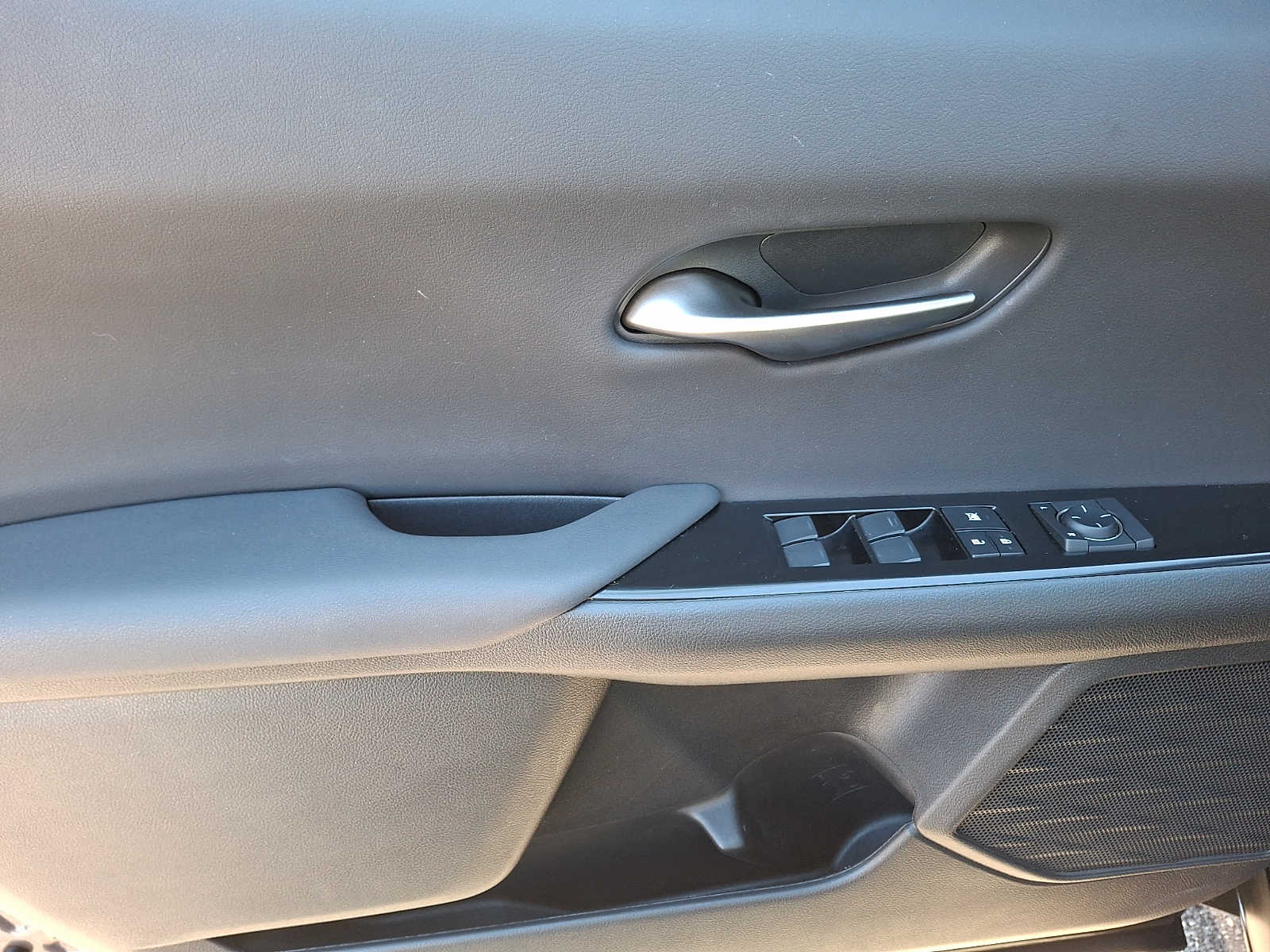 Thumbnail: 2023 Lexus UX - 9