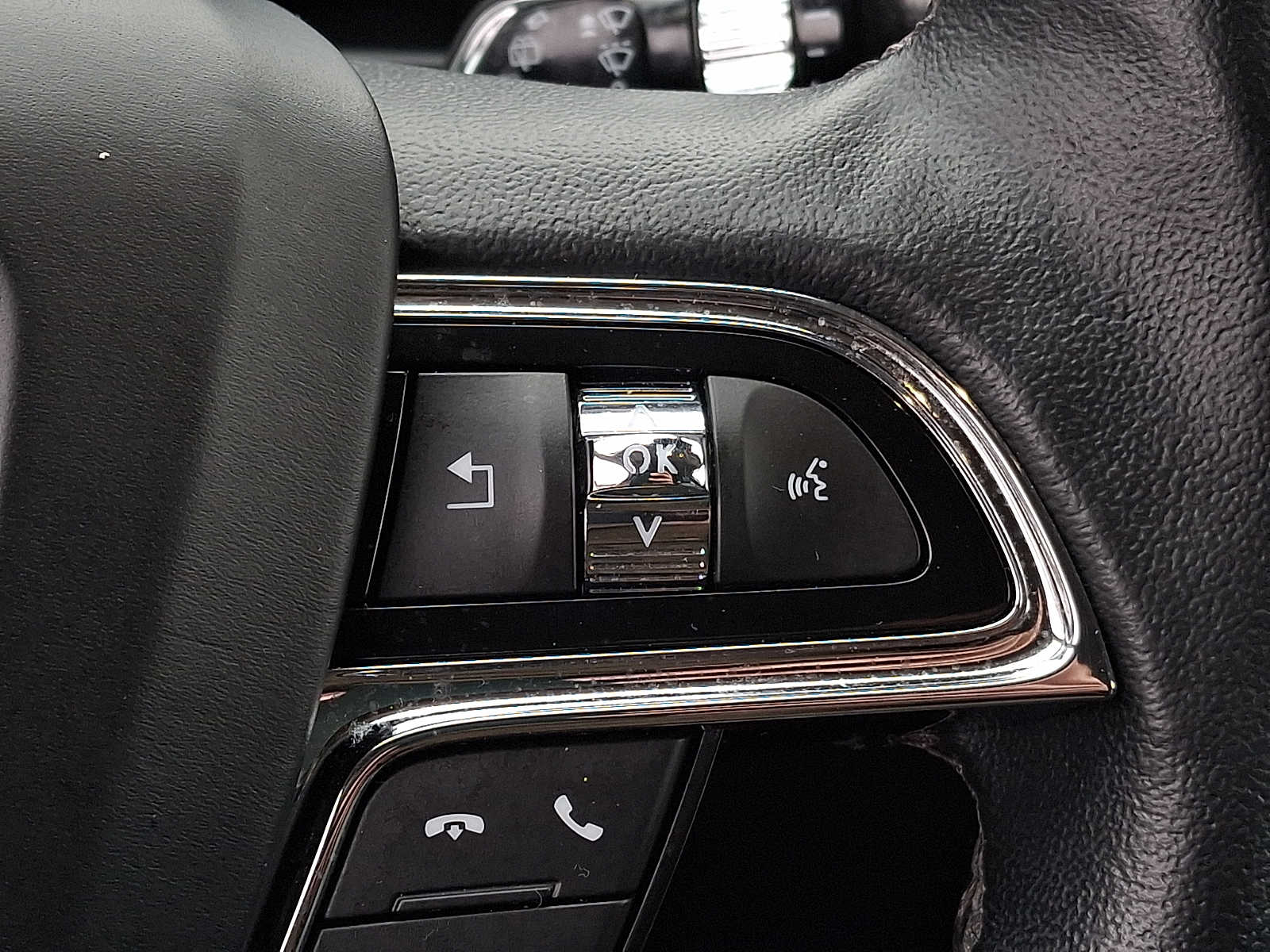 Thumbnail: 2023 Lincoln Nautilus - 19