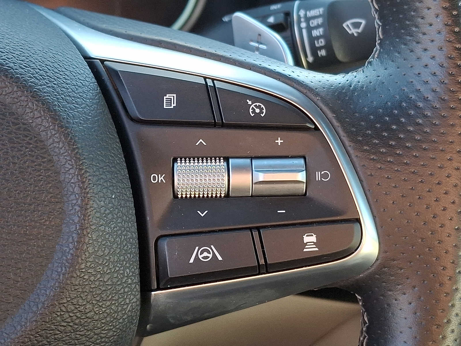 Thumbnail: 2023 Genesis G70 - 19