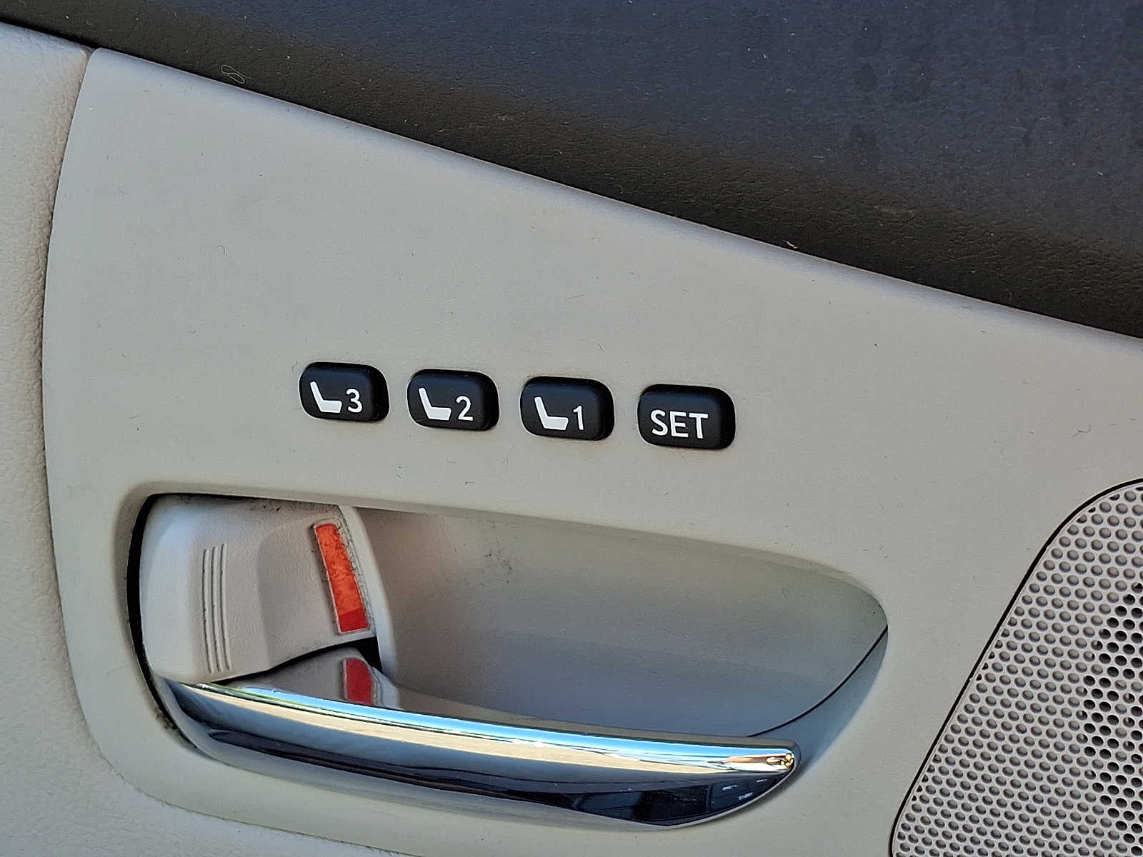Thumbnail: 2012 Lexus RX - 24