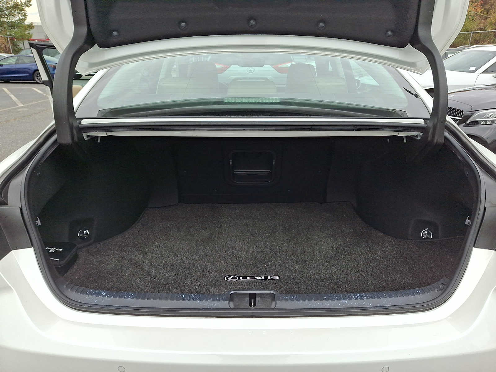 Thumbnail: 2019 Lexus ES - 27