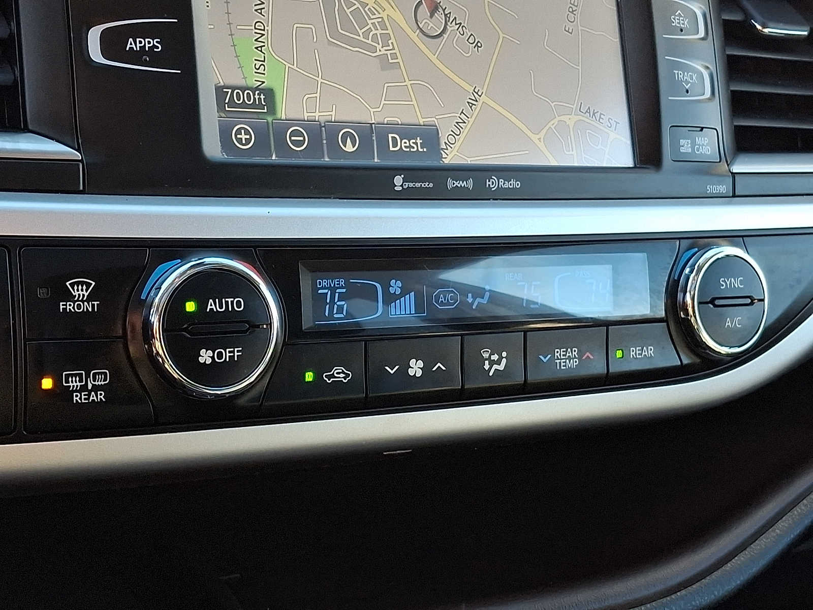 Thumbnail: 2019 Toyota Highlander - 14