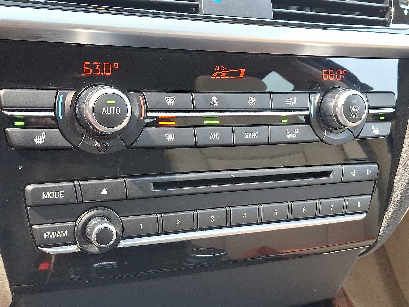 Thumbnail: 2015 BMW X4 - 14
