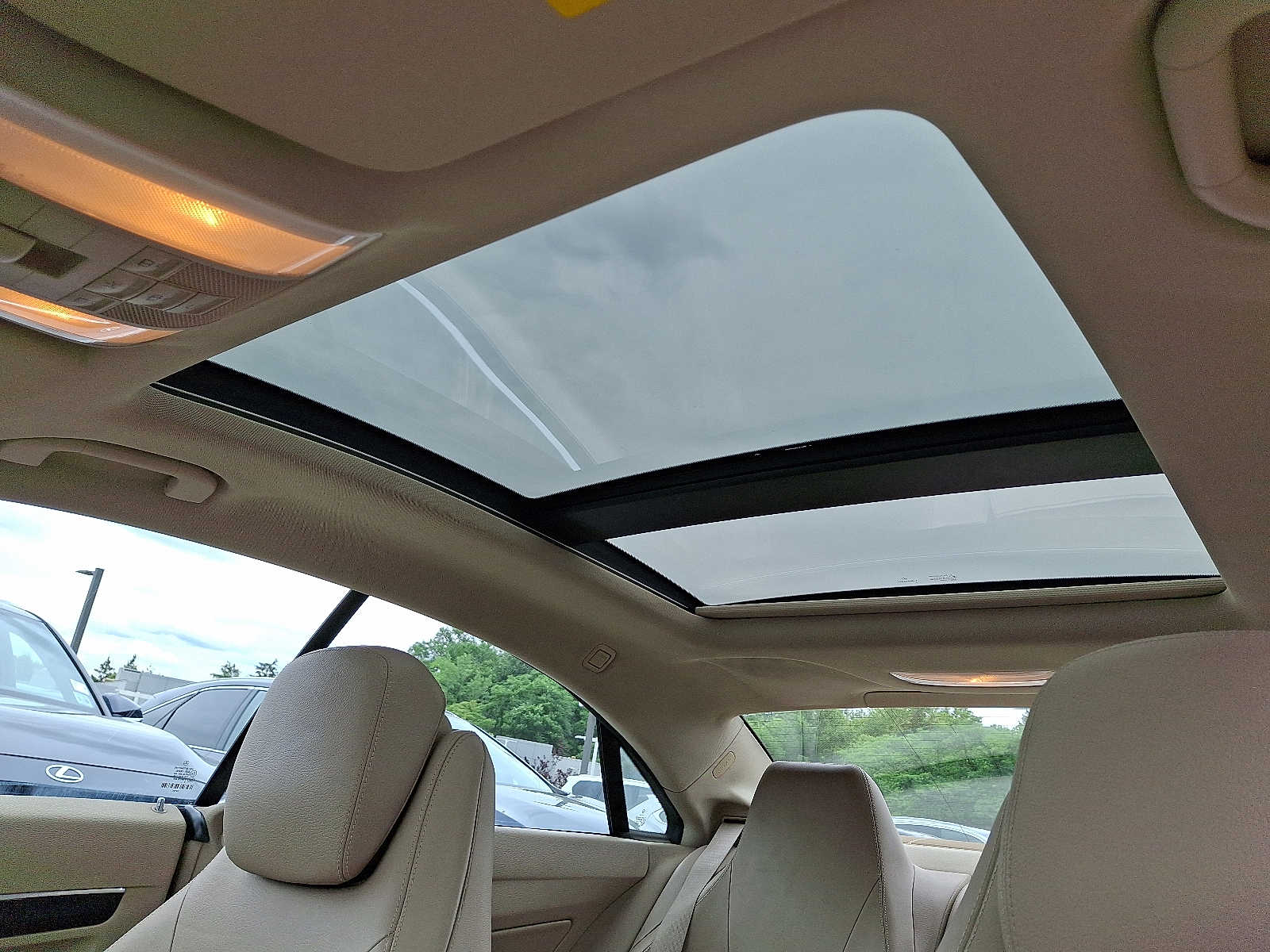 Thumbnail: 2010 Mercedes-Benz E-Class - 12