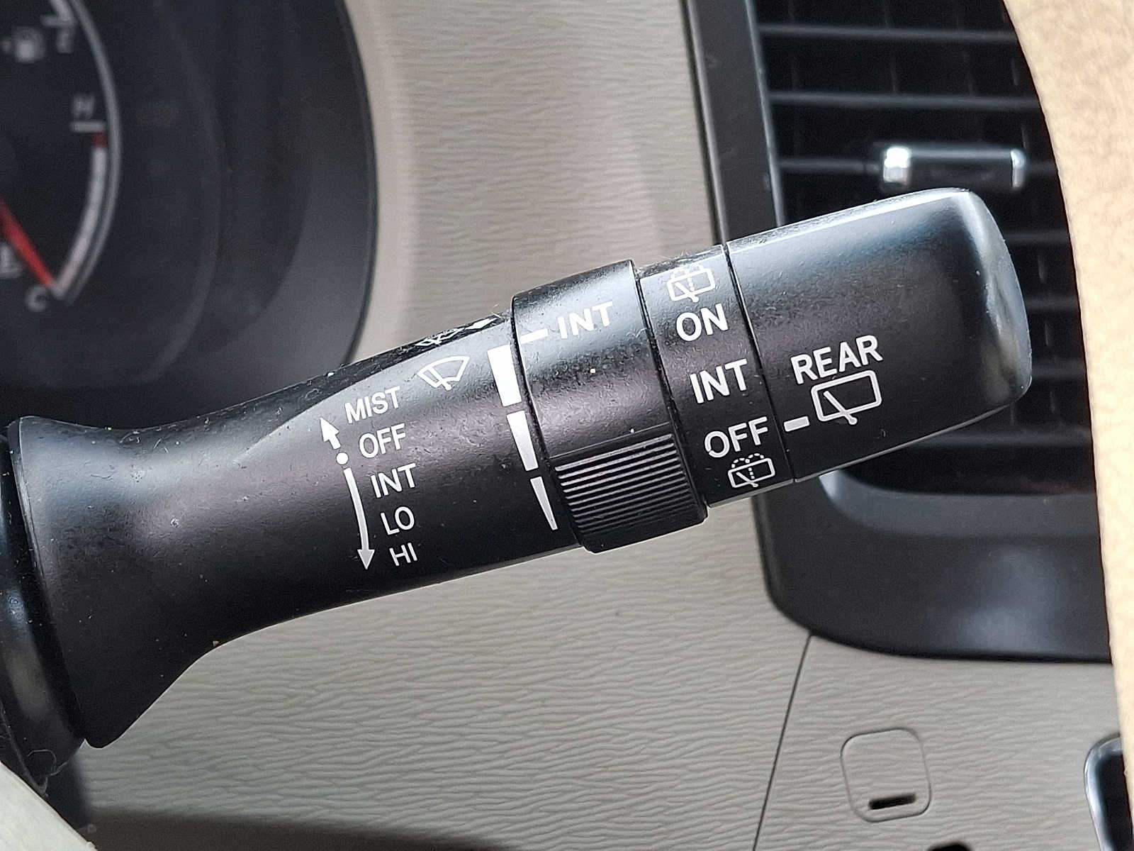 Thumbnail: 2014 Toyota Sienna - 20