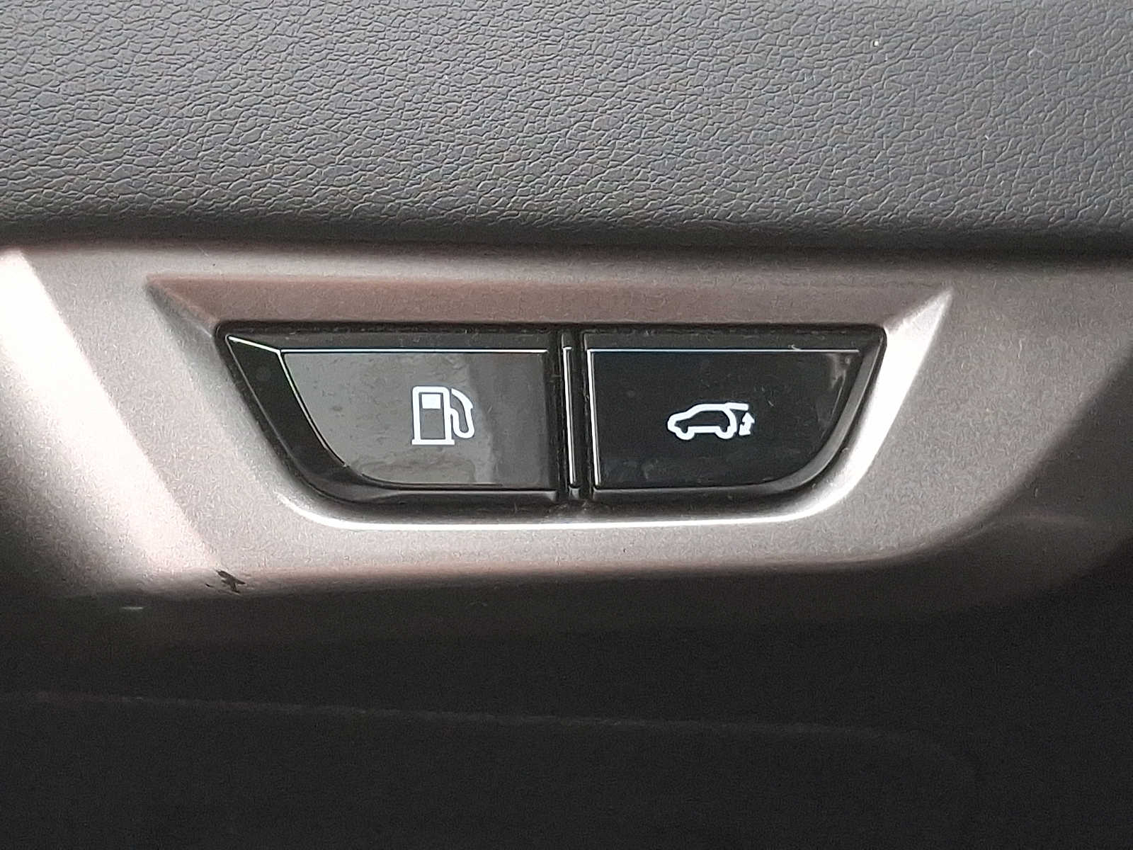 Thumbnail: 2023 Lexus RX - 23