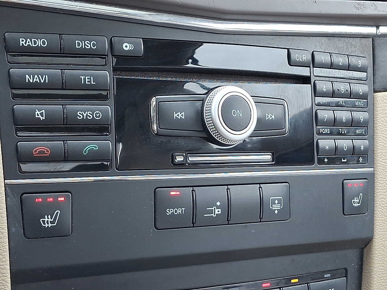 Thumbnail: 2010 Mercedes-Benz E-Class - 15