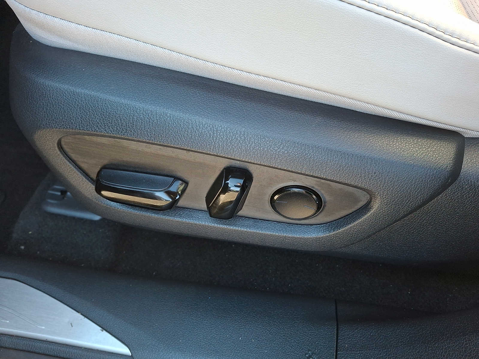 Thumbnail: 2023 Lexus RX - 11