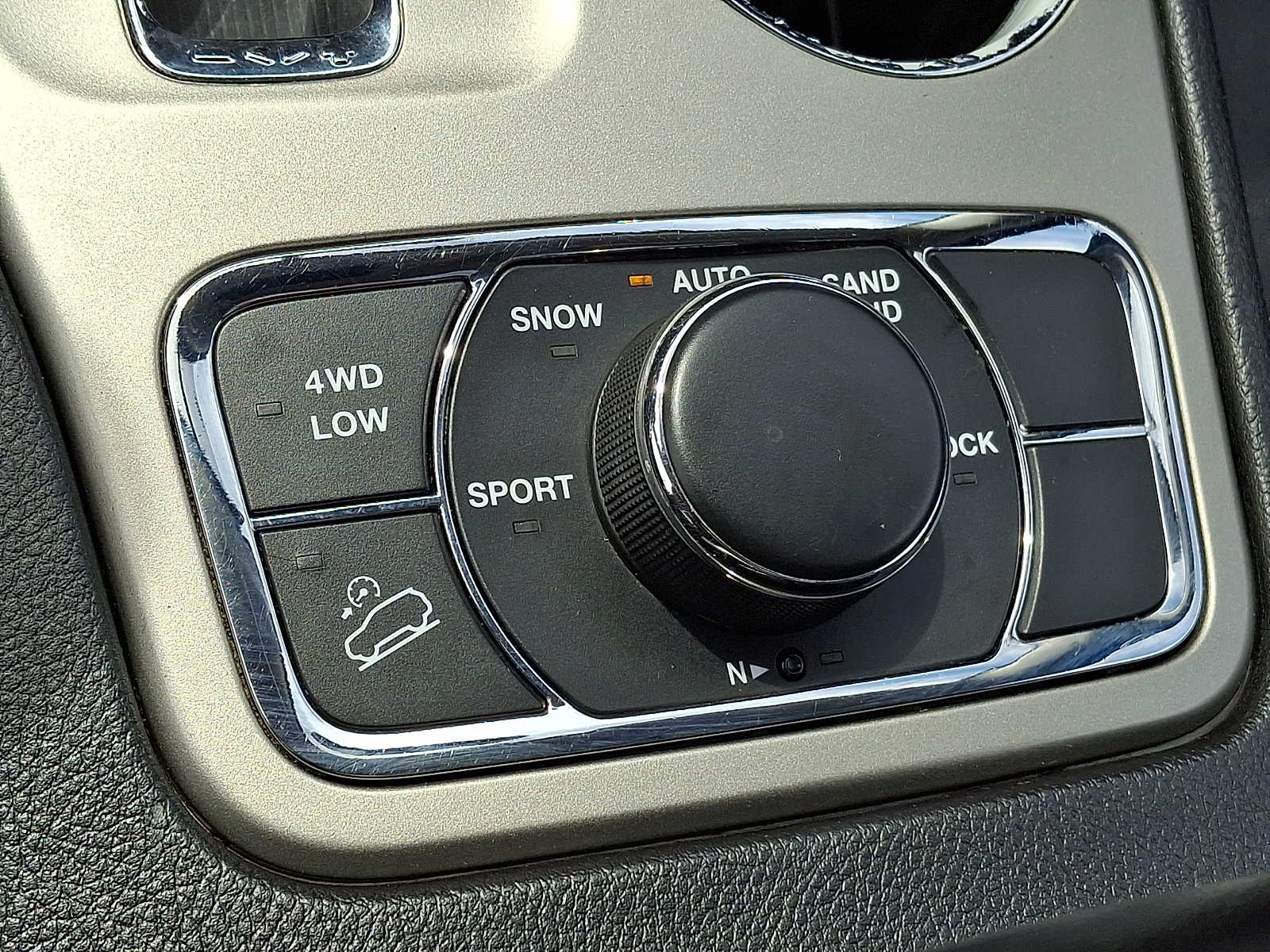 Thumbnail: 2012 Jeep Grand Cherokee - 20