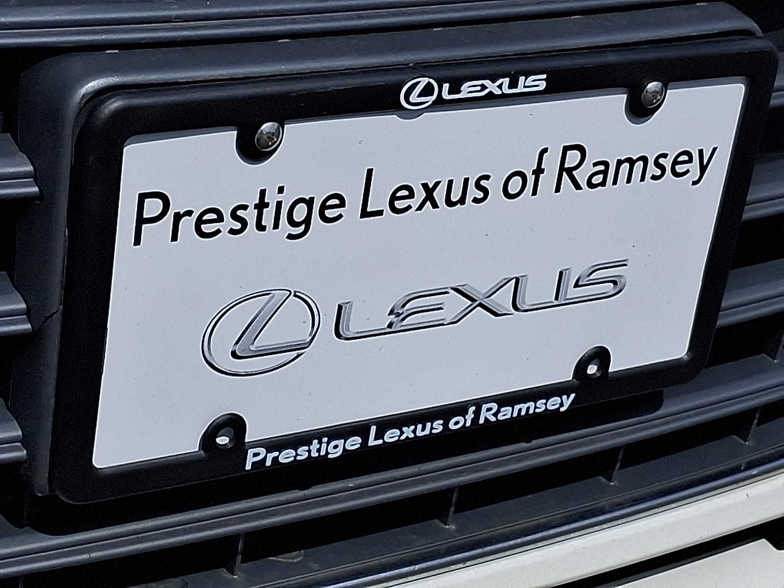 Thumbnail: 2021 Lexus ES - 30