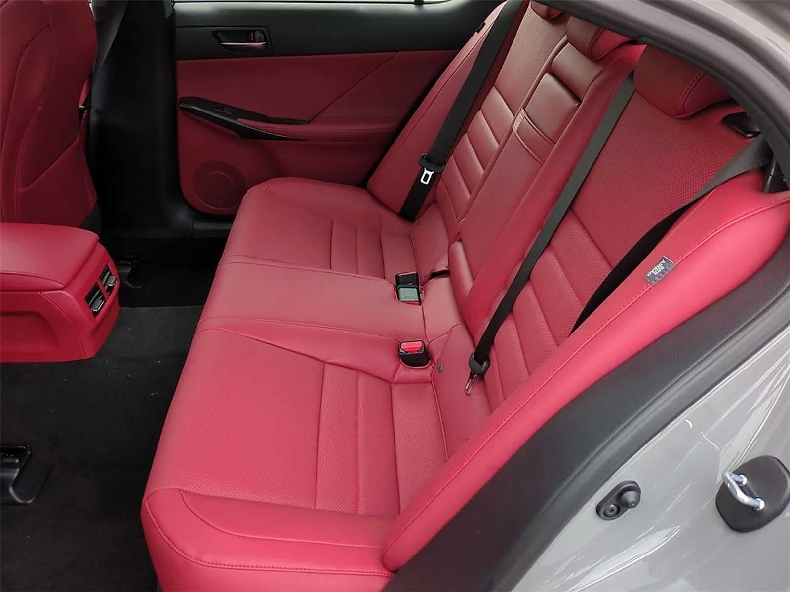 2025 Lexus IS 350 21