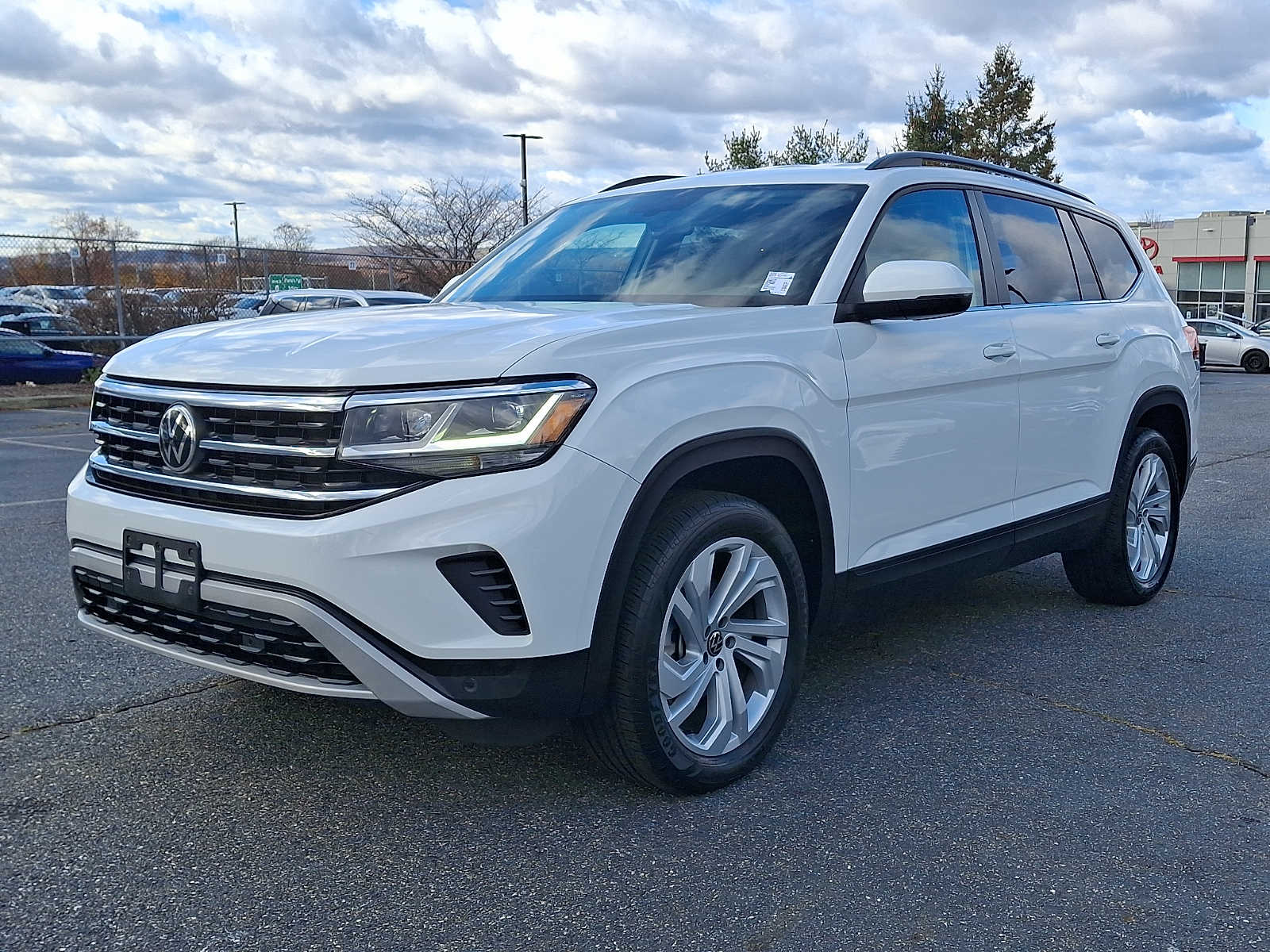 Thumbnail: 2022 Volkswagen Atlas - 1