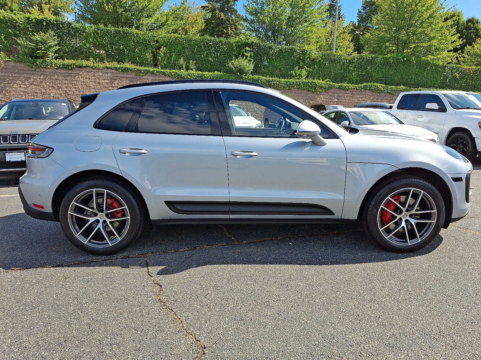 Thumbnail: 2022 Porsche Macan - 4