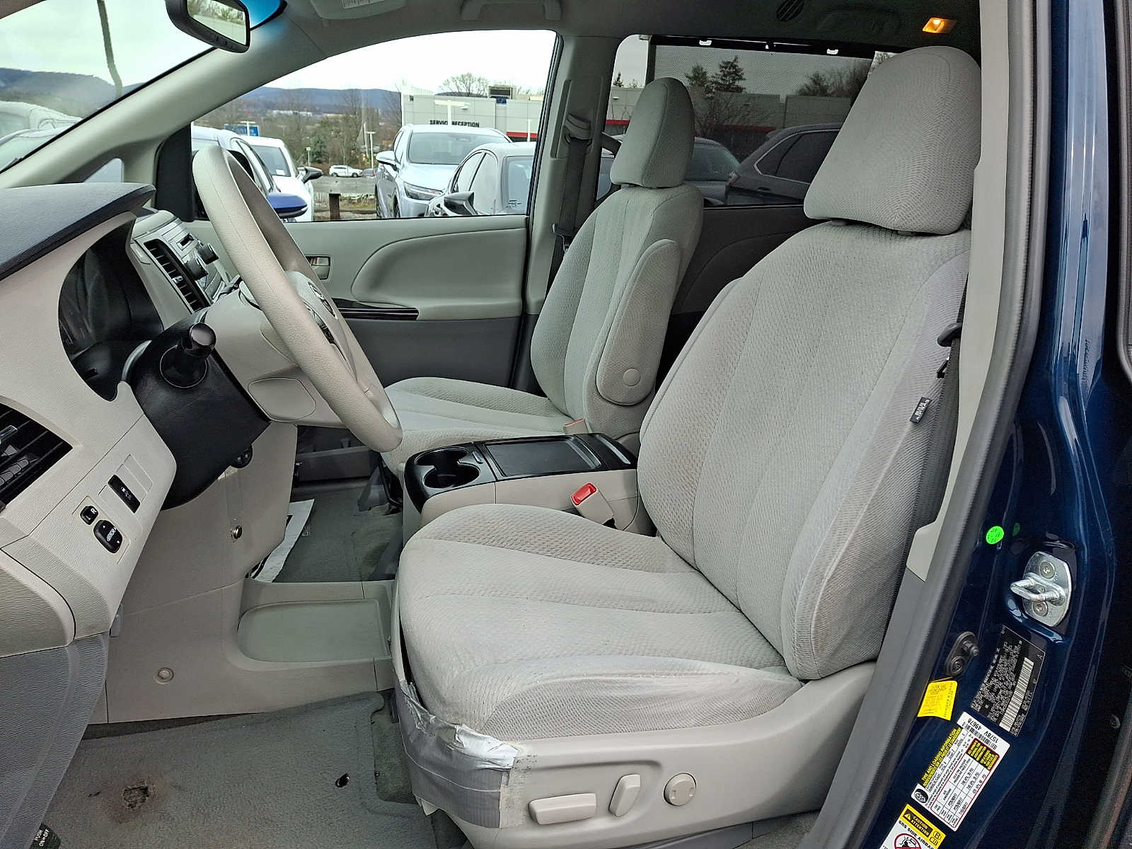 Thumbnail: 2012 Toyota Sienna - 11