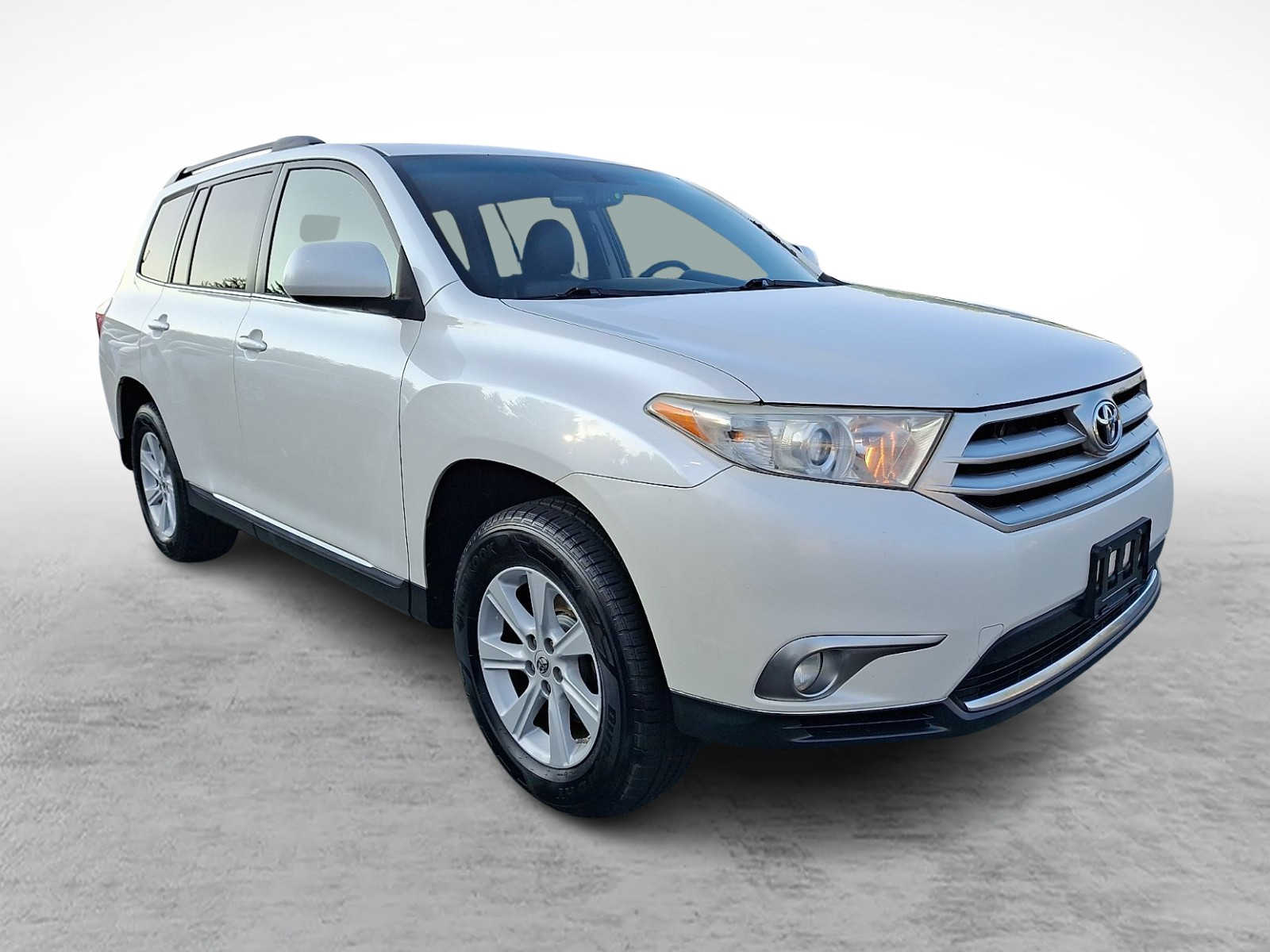 Thumbnail: 2013 Toyota Highlander - 3
