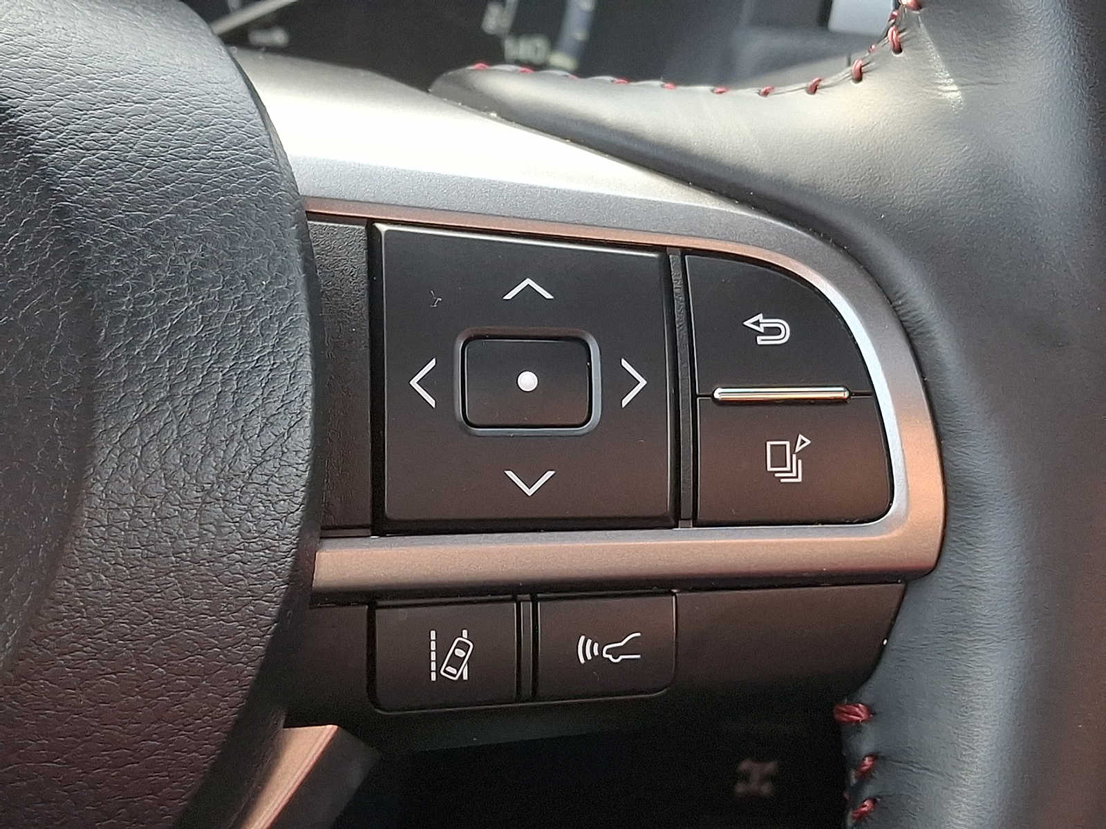 Thumbnail: 2023 Lexus GX - 19