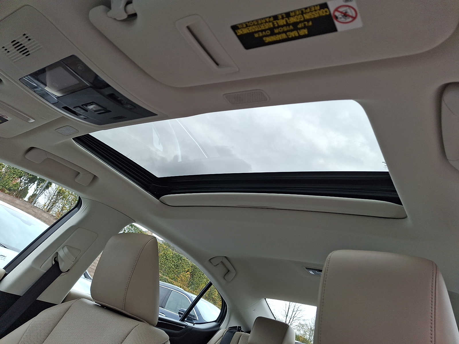 Thumbnail: 2019 Lexus ES - 12