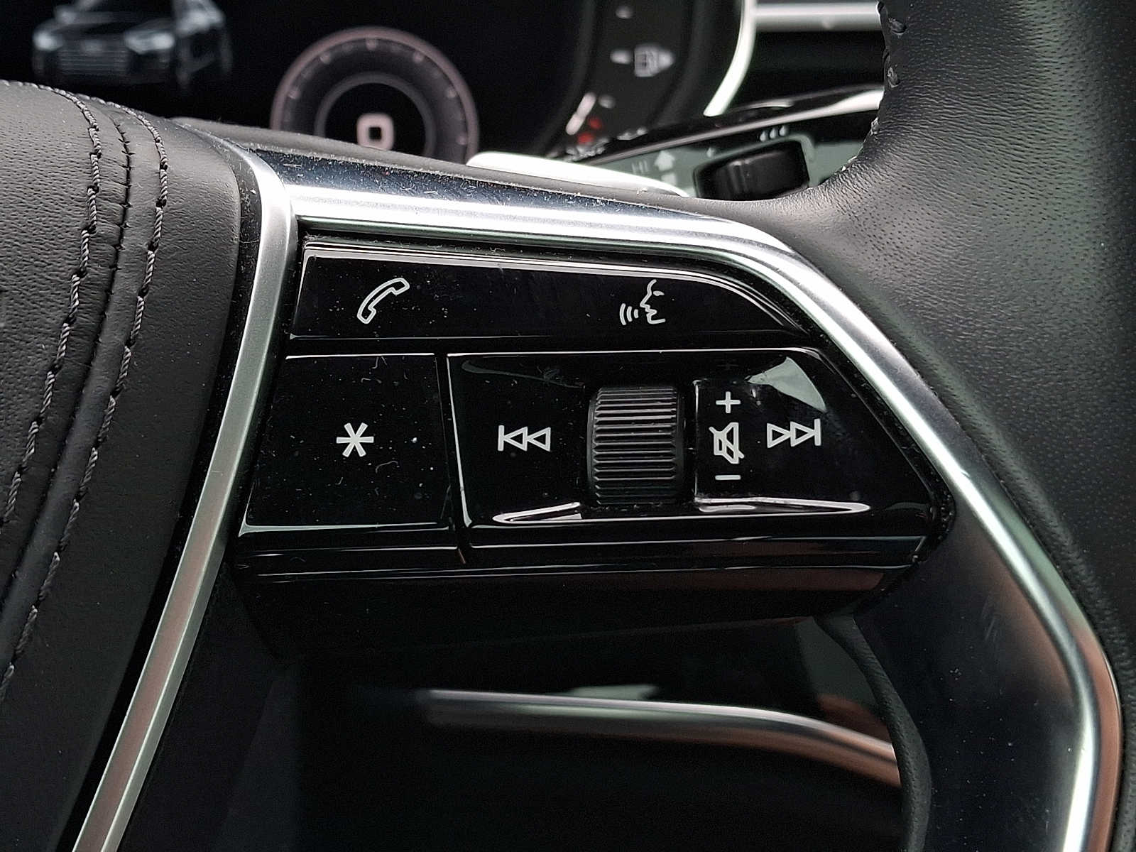 Thumbnail: 2019 Audi A8 - 19