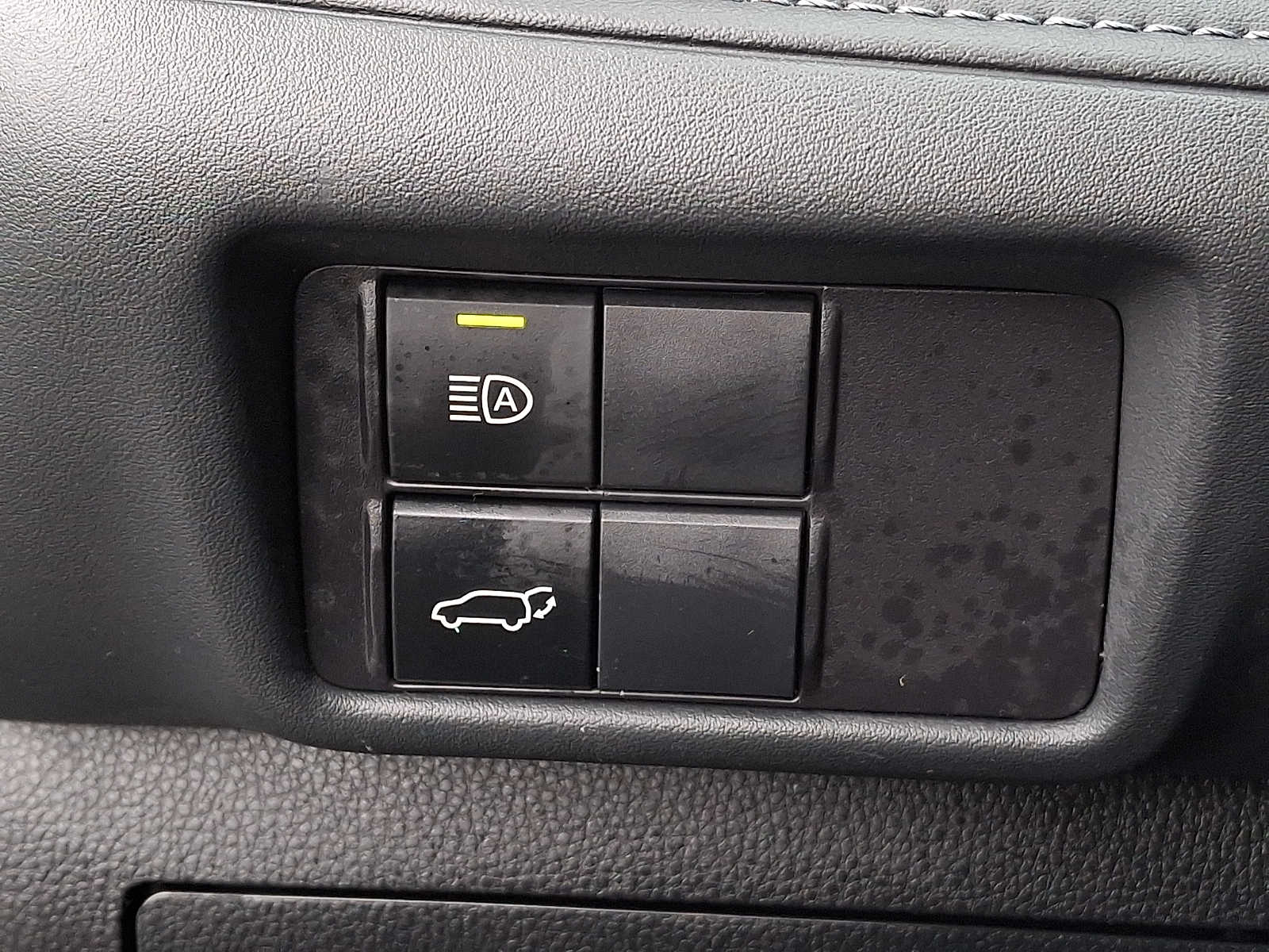 Thumbnail: 2022 Toyota Highlander - 23