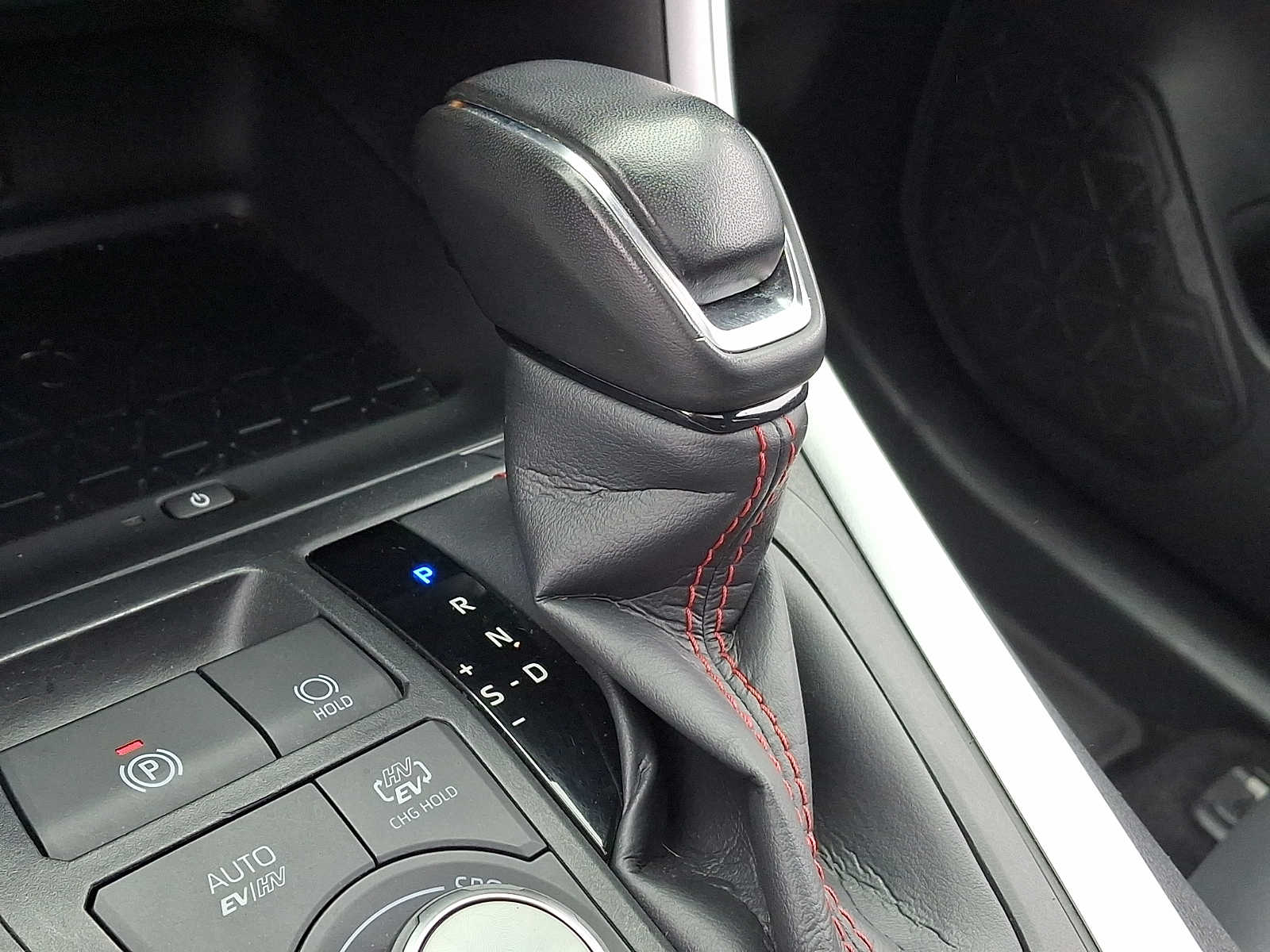 Thumbnail: 2023 Toyota RAV4 - 14