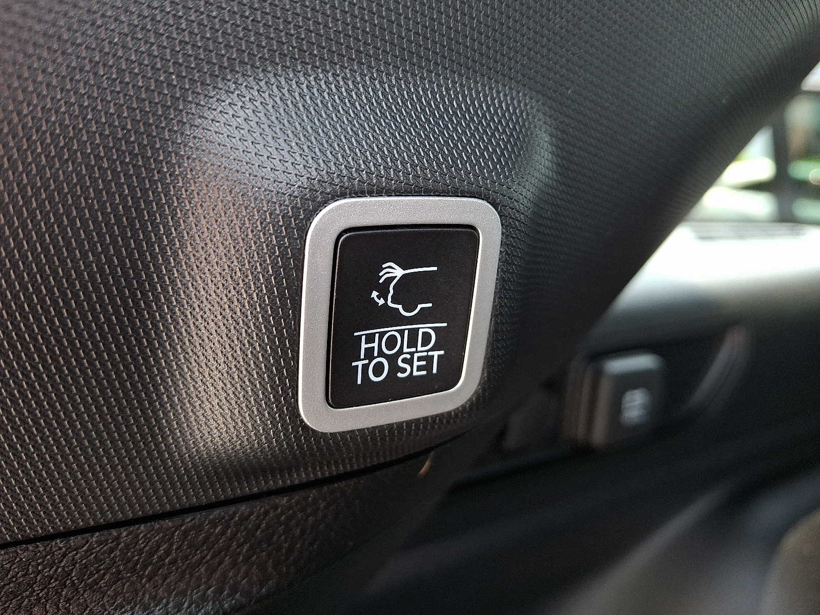 2023 Jeep Grand Cherokee Laredo 28