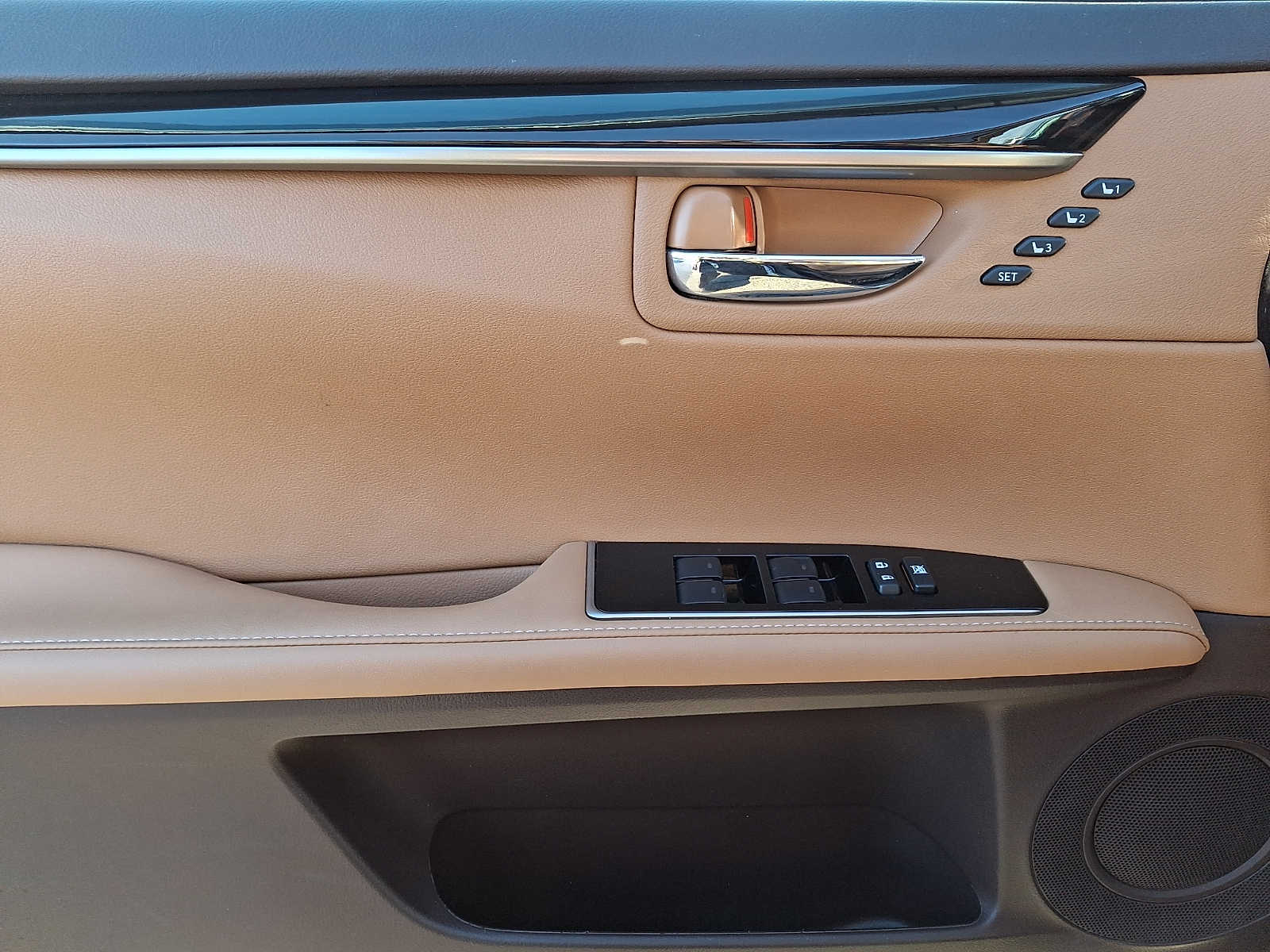 Thumbnail: 2018 Lexus ES - 7