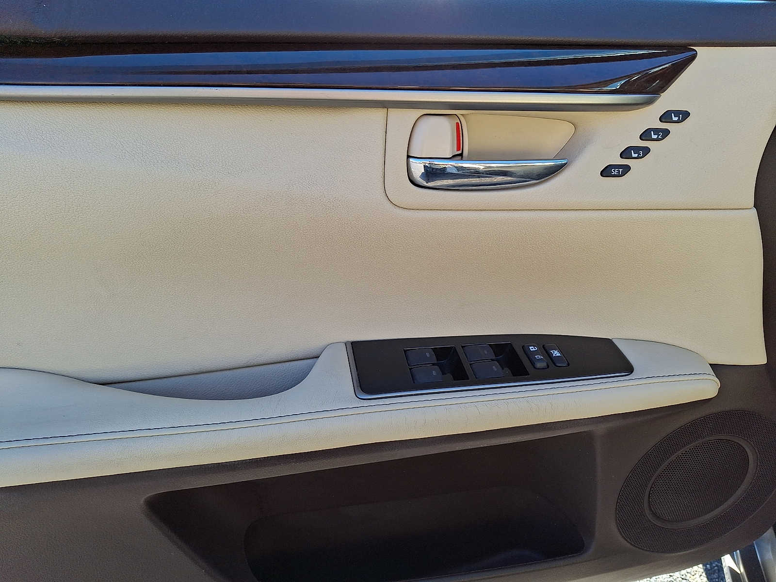 Thumbnail: 2018 Lexus ES - 9