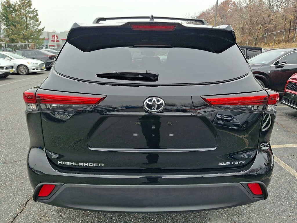 Used 2022 Toyota Highlander XLE SUV
