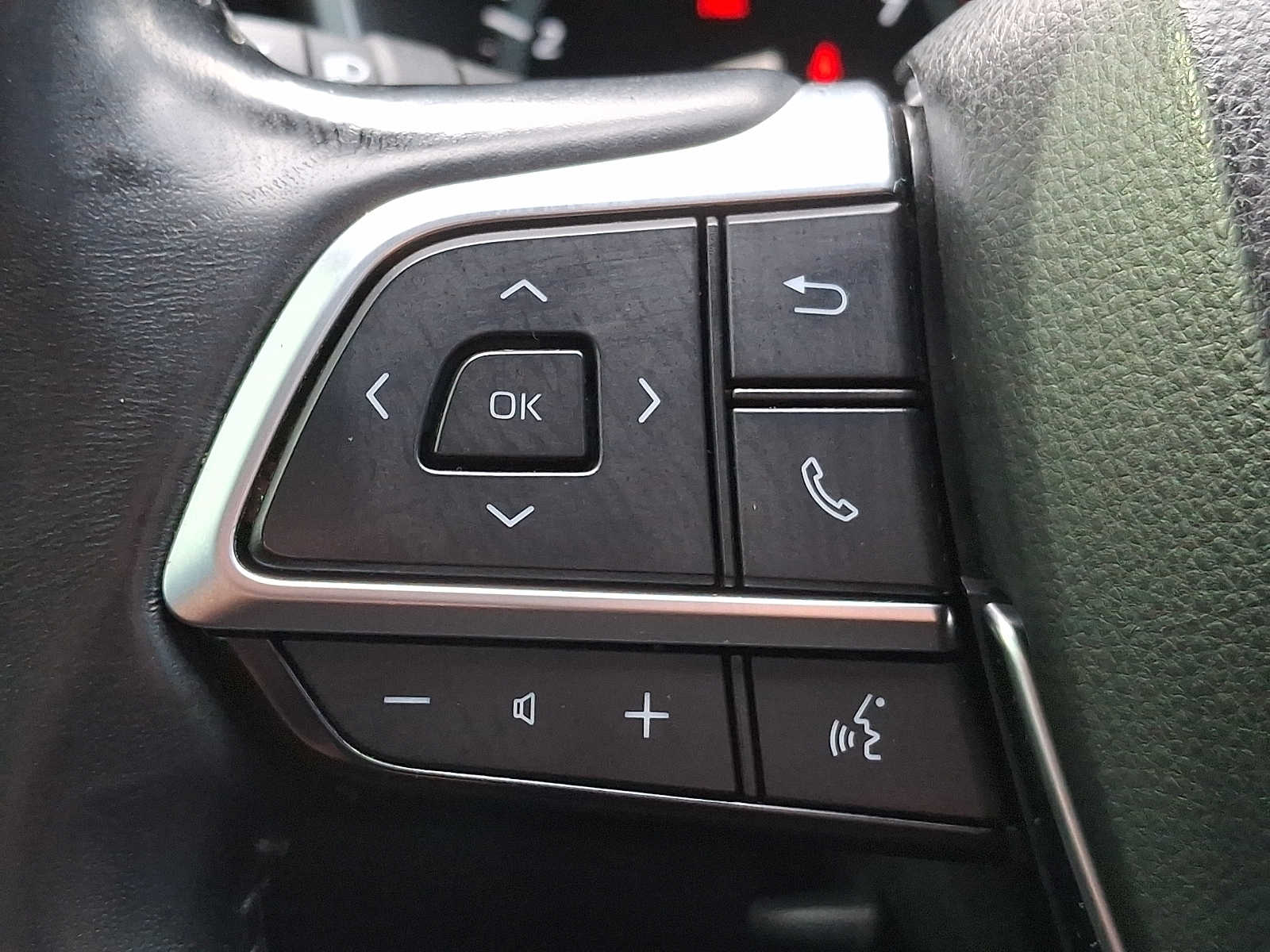 Thumbnail: 2021 Toyota Highlander - 18