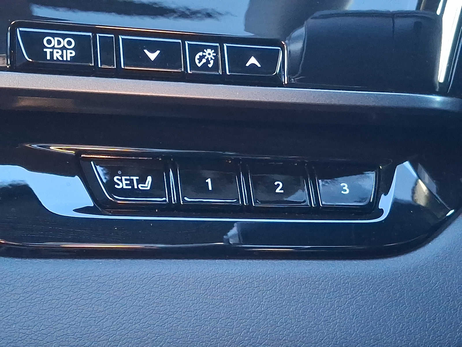 Thumbnail: 2025 Lexus RX - 23