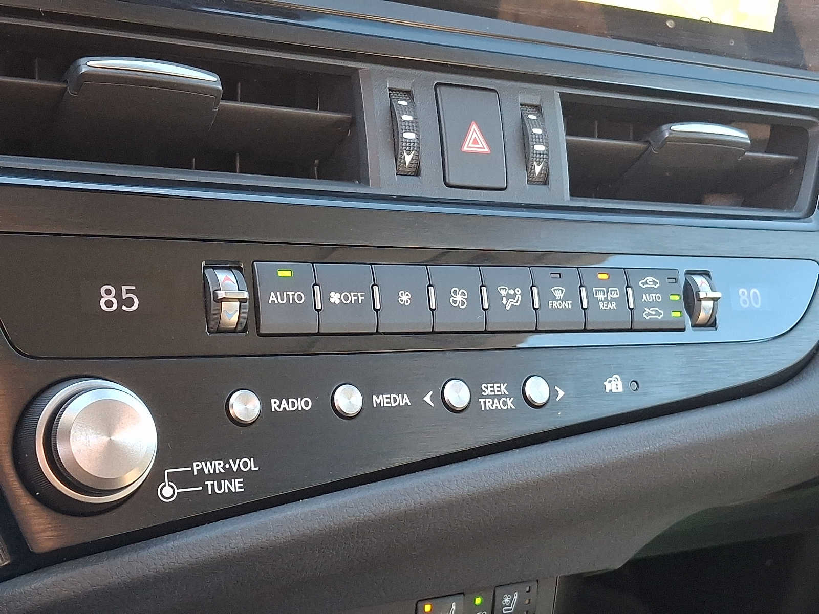 Thumbnail: 2023 Lexus ES - 14